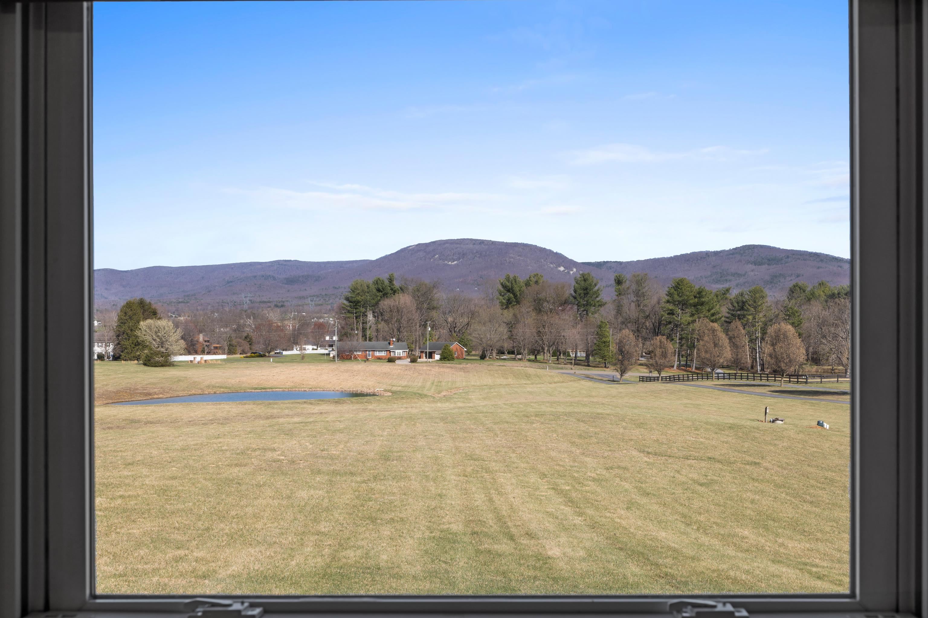 810 ROCKFISH RD