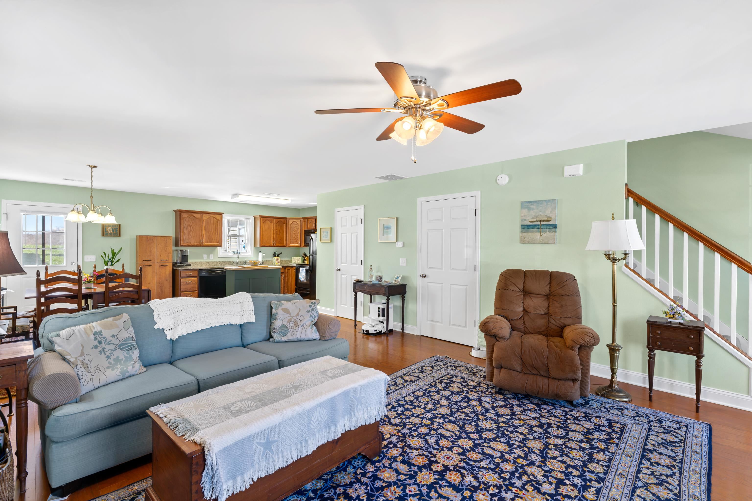 809 CARSON CIR