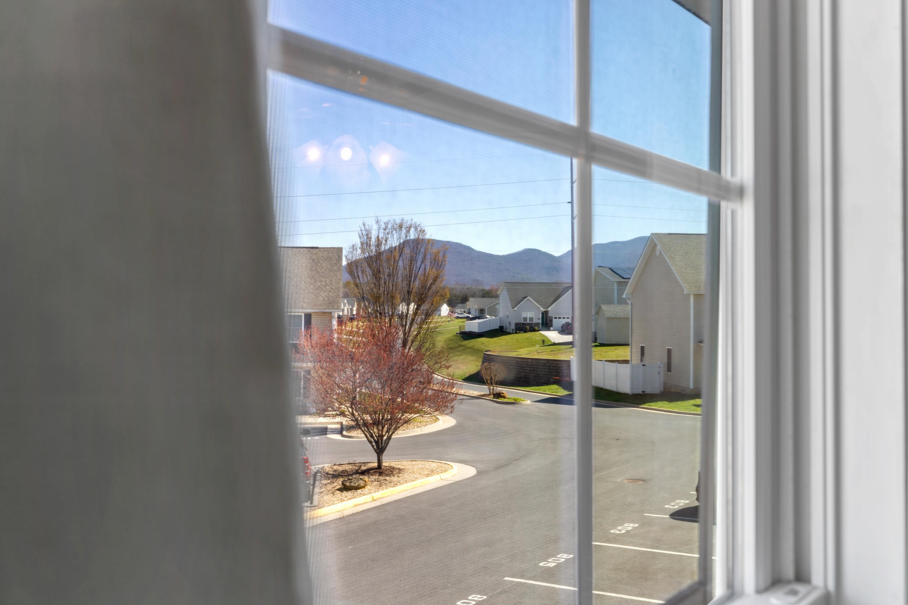 809 CARSON CIR
