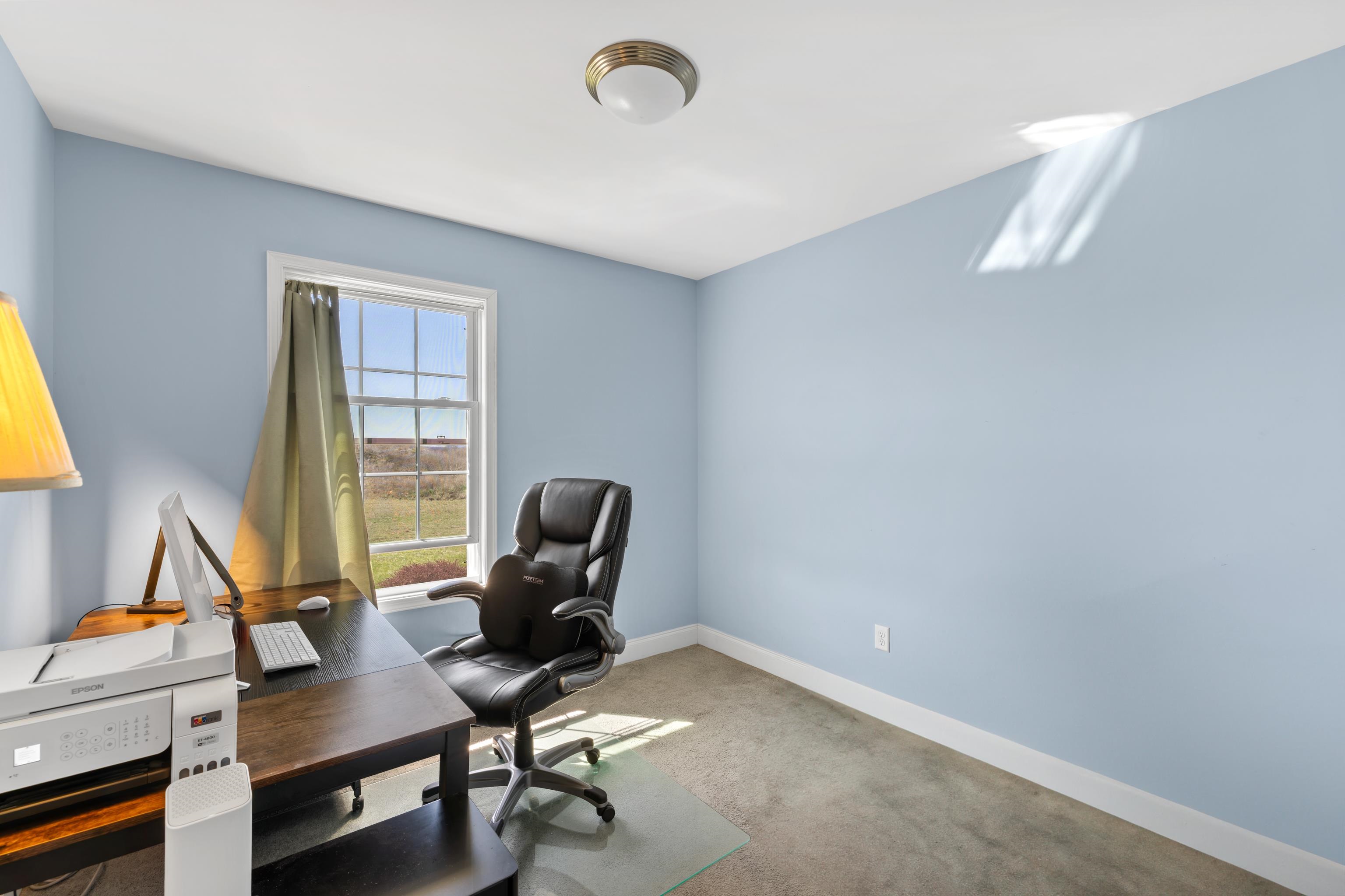 809 CARSON CIR