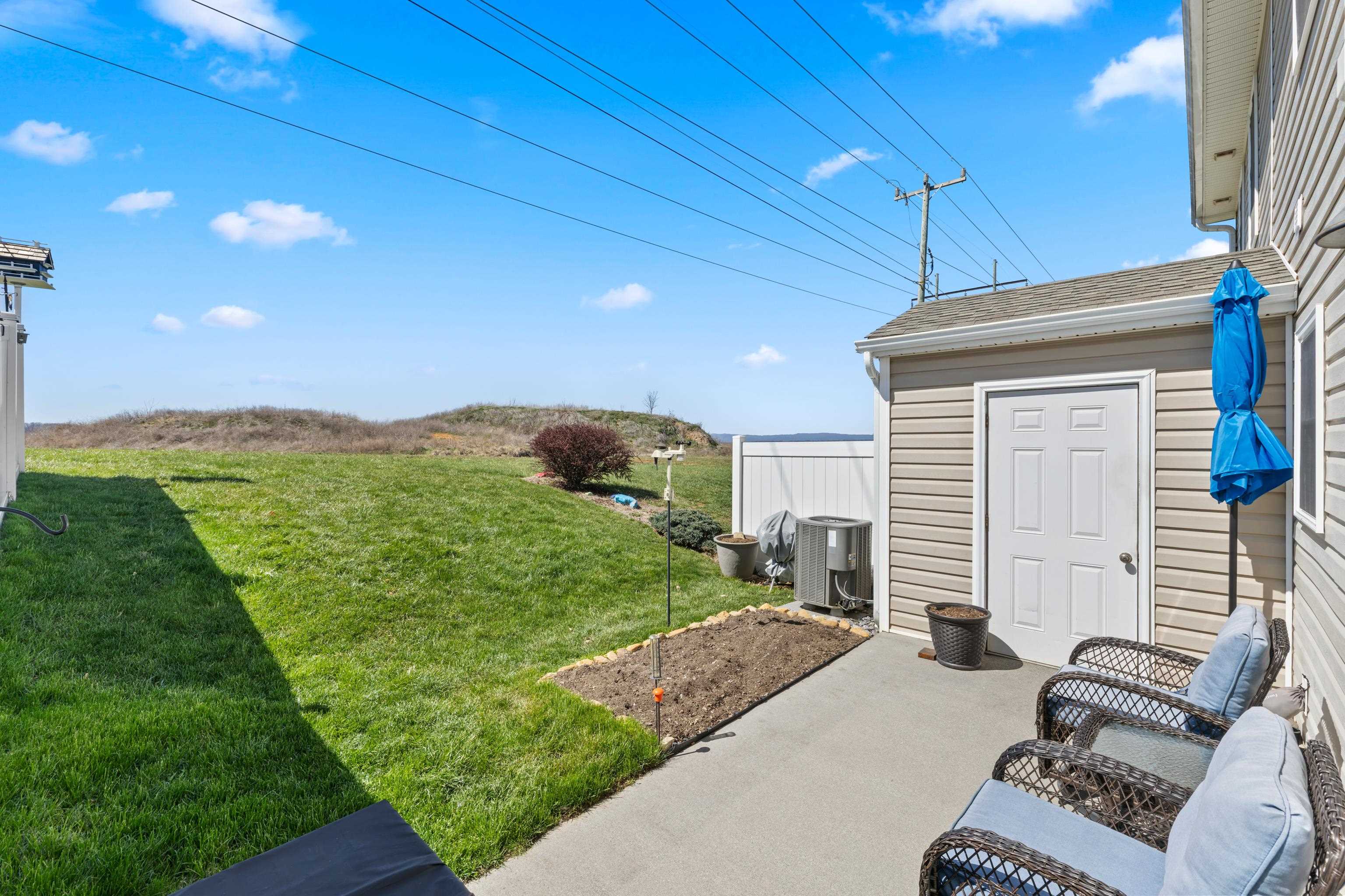 809 CARSON CIR