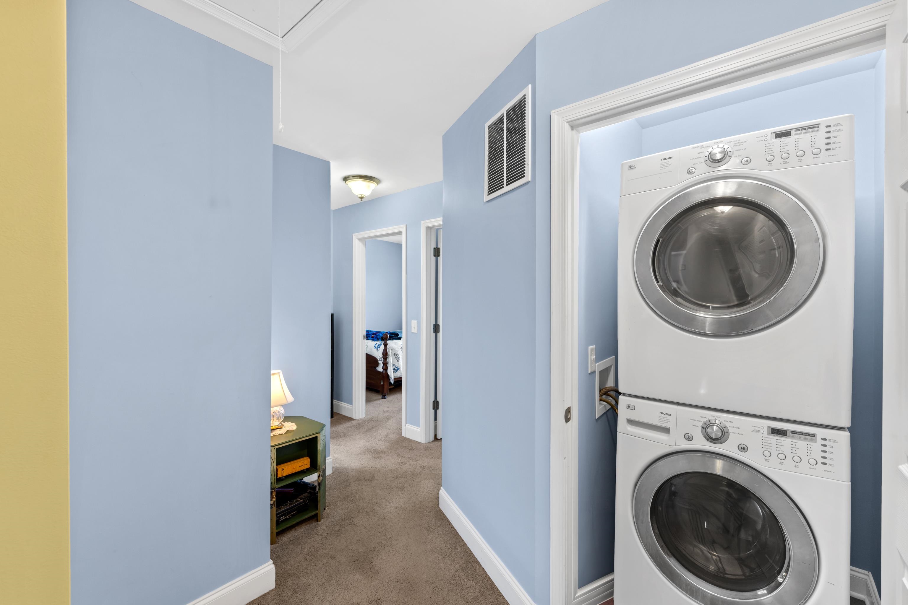 809 CARSON CIR