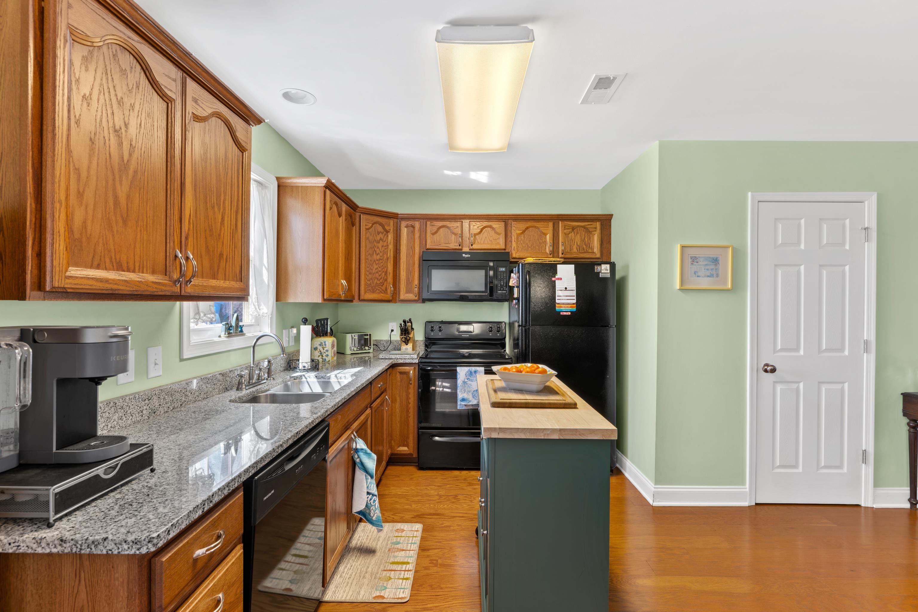 809 CARSON CIR