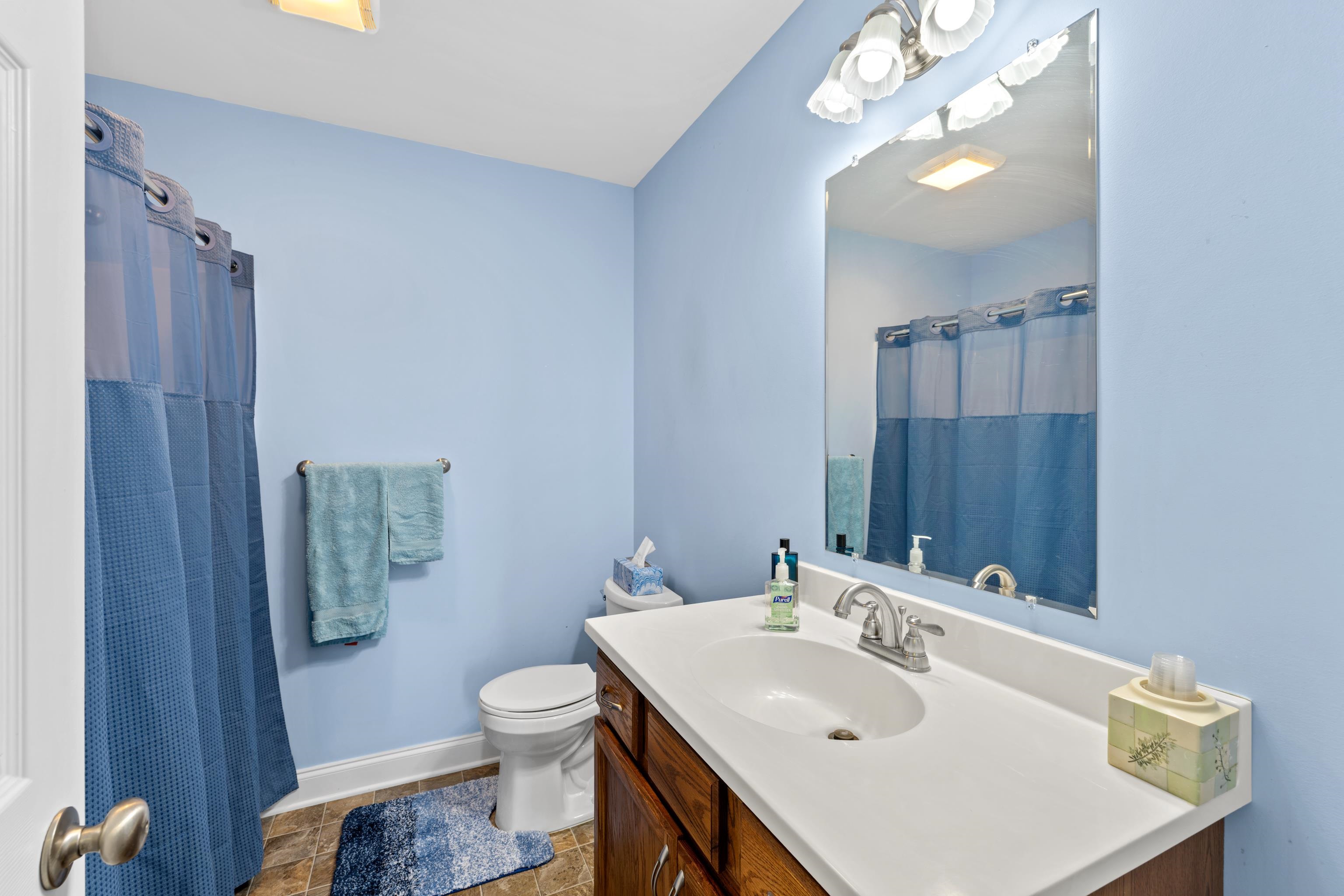 809 CARSON CIR