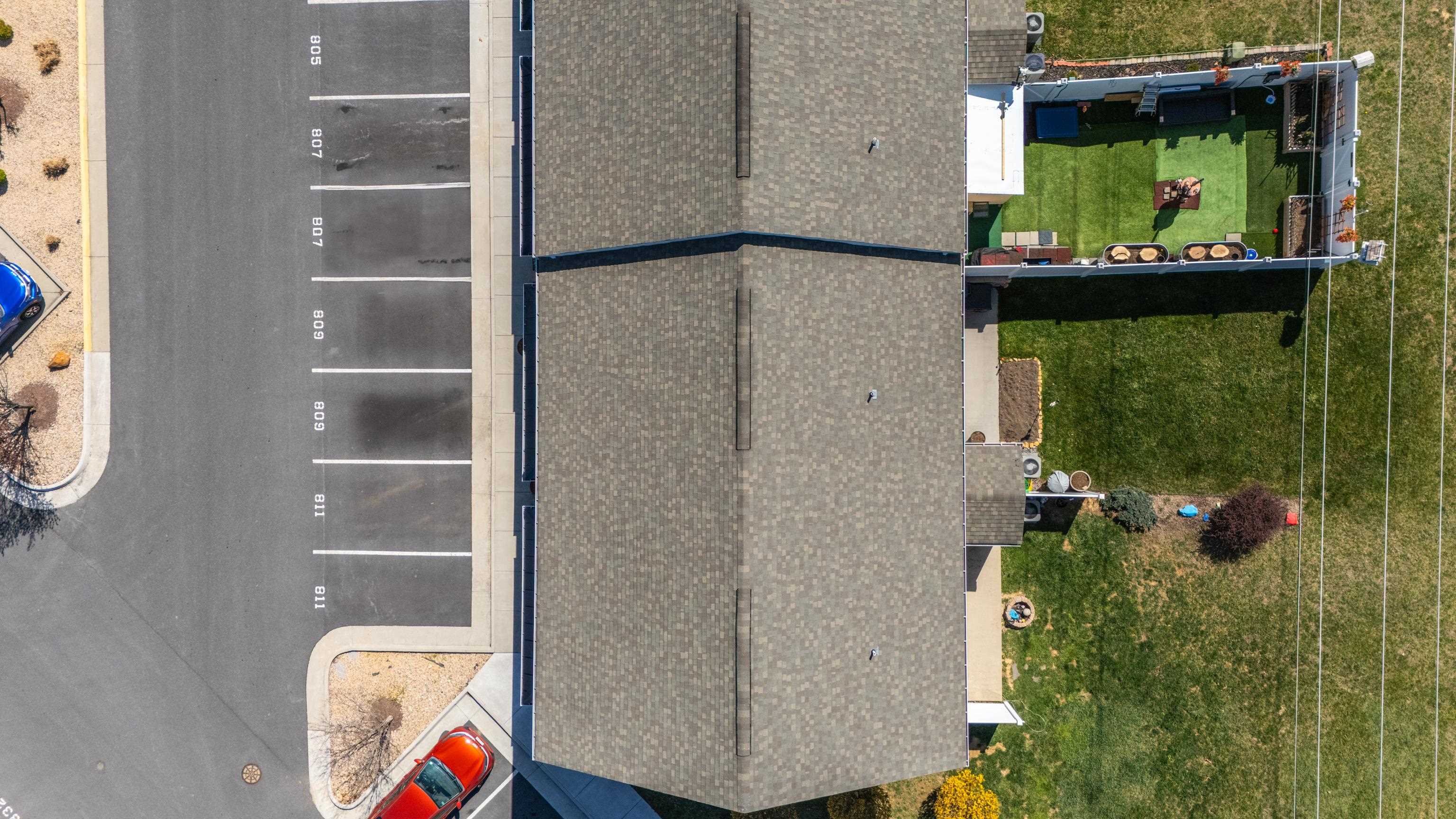 809 CARSON CIR