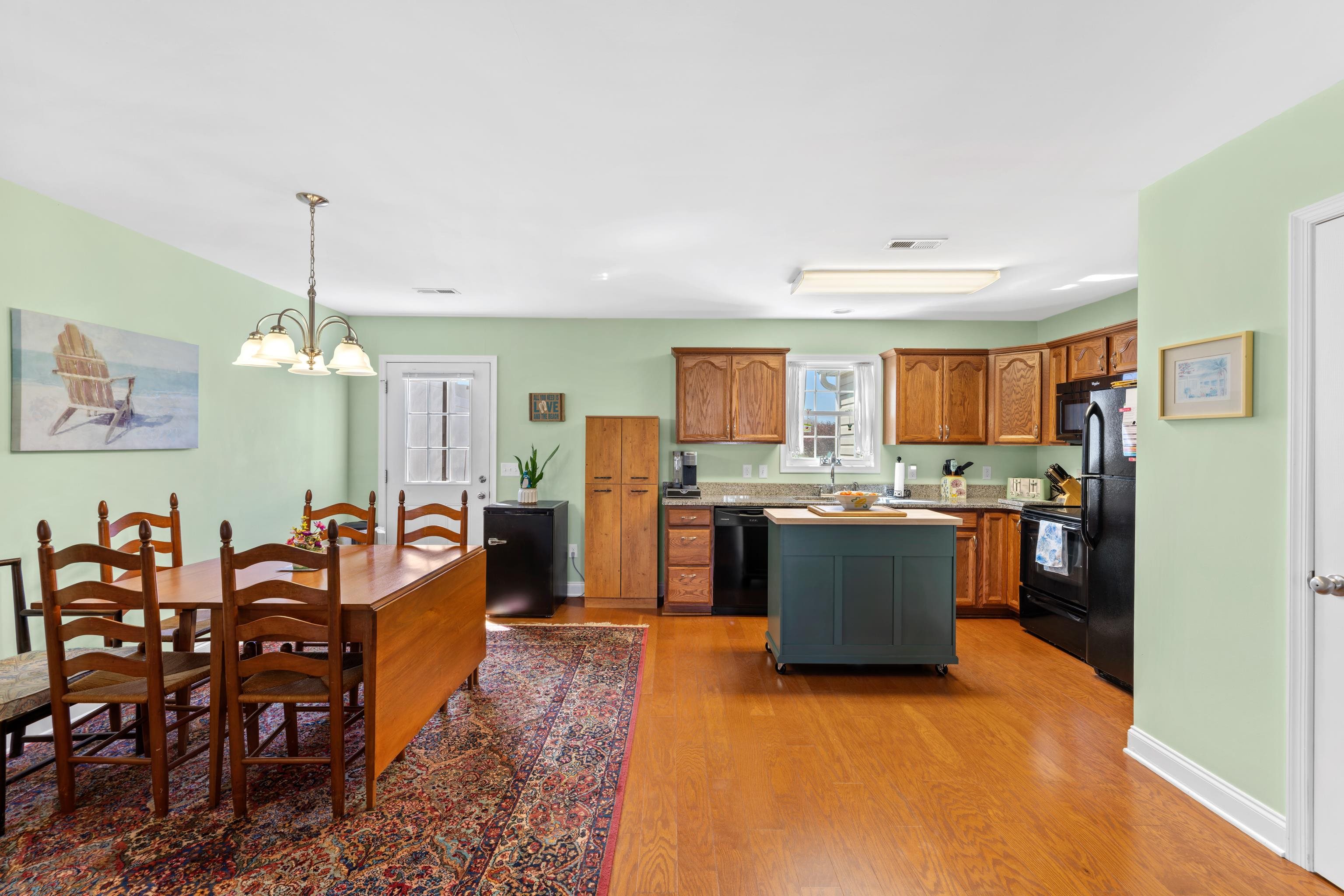 809 CARSON CIR