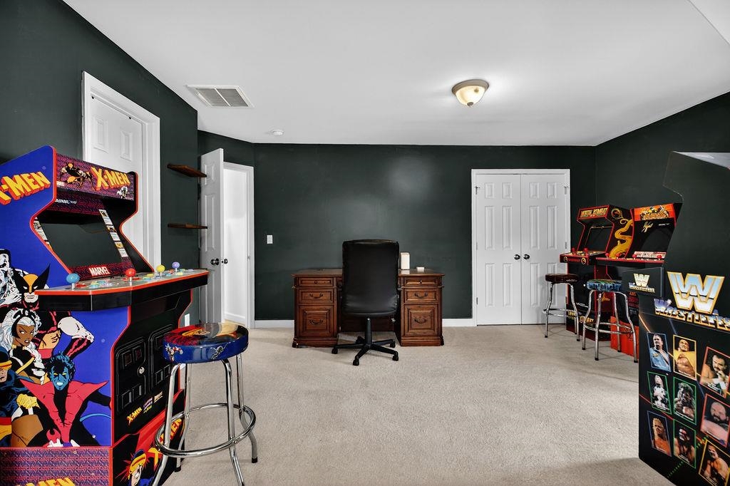 208 CLAYBROOK DR