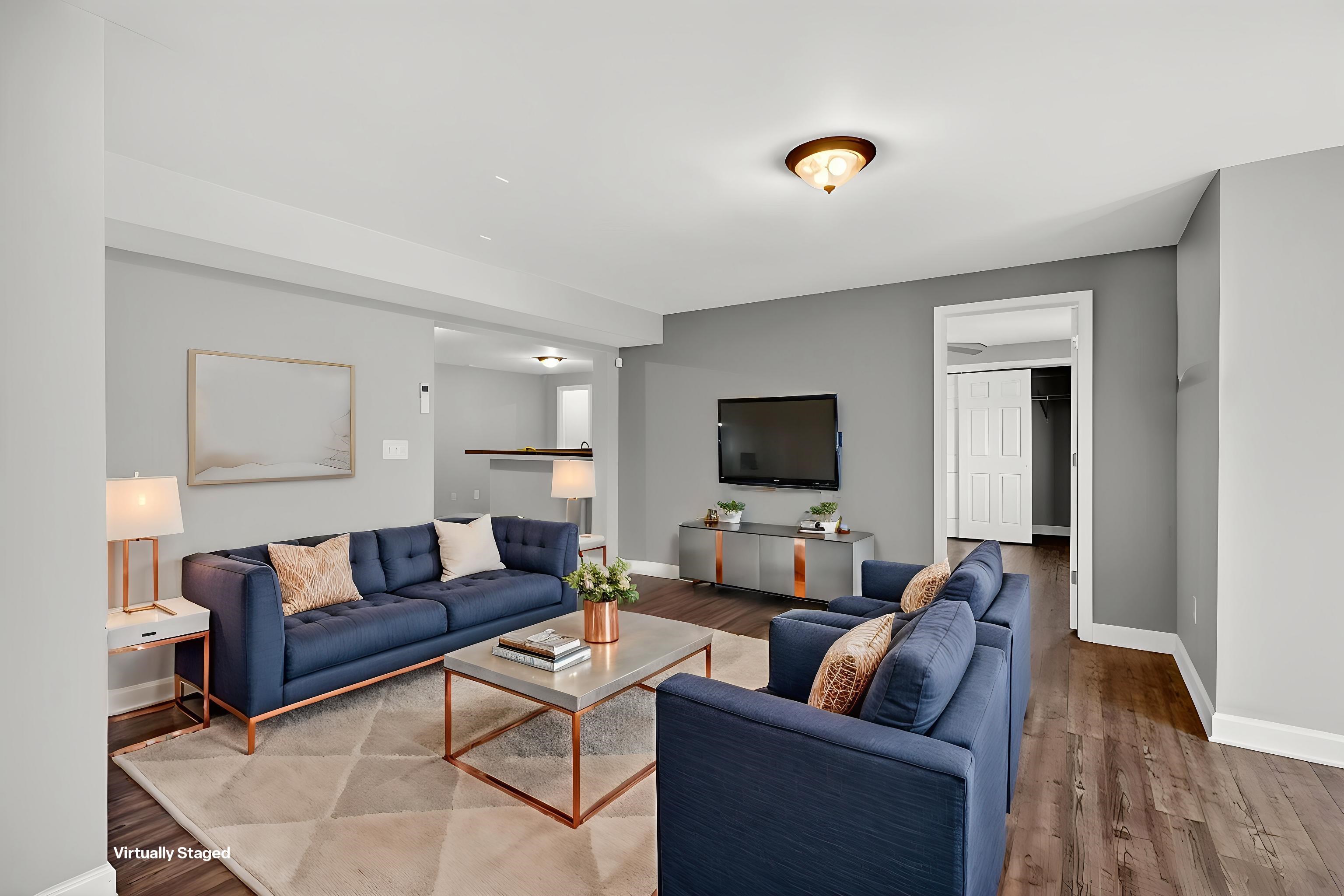 208 CLAYBROOK DR
