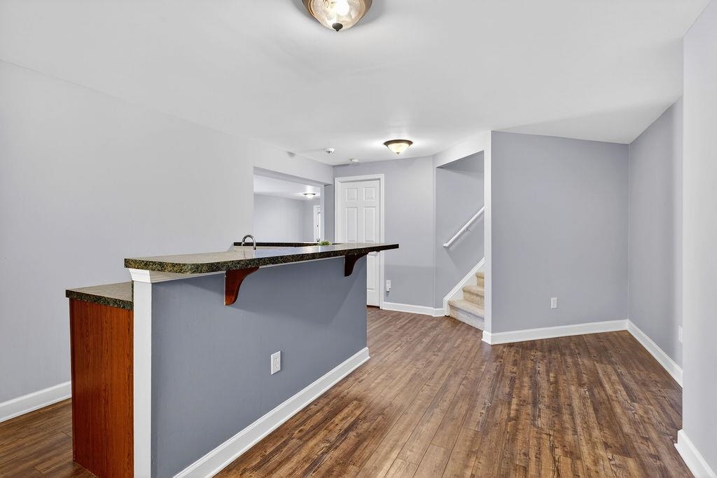208 CLAYBROOK DR