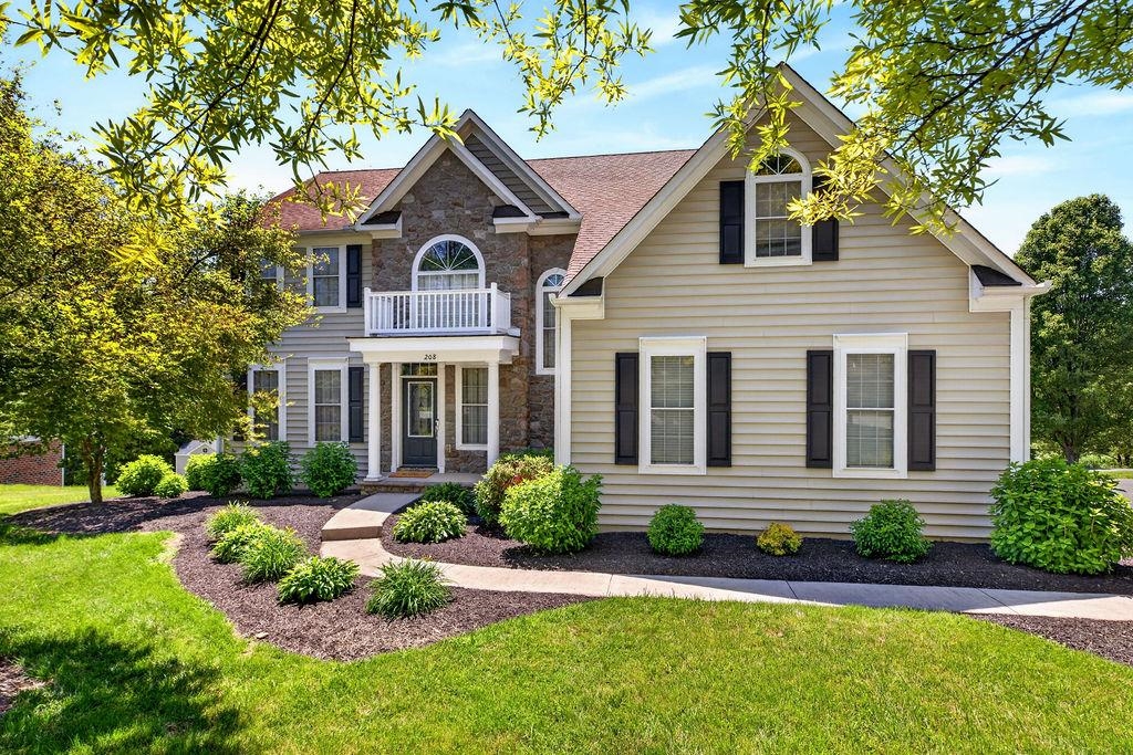 208 CLAYBROOK DR