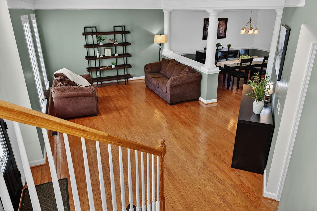 208 CLAYBROOK DR