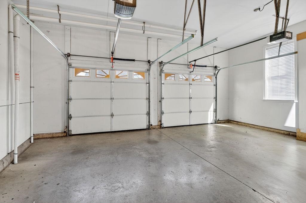 208 CLAYBROOK DR
