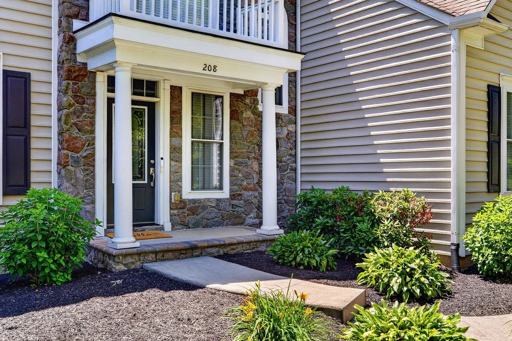 208 CLAYBROOK DR