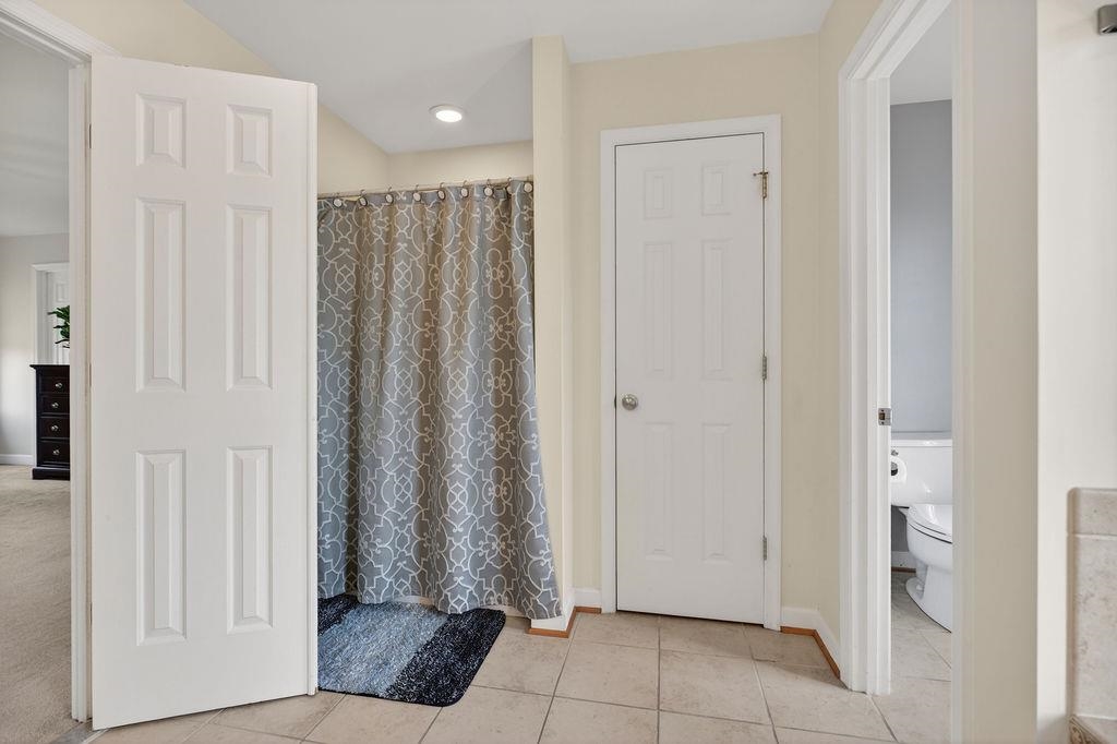 208 CLAYBROOK DR