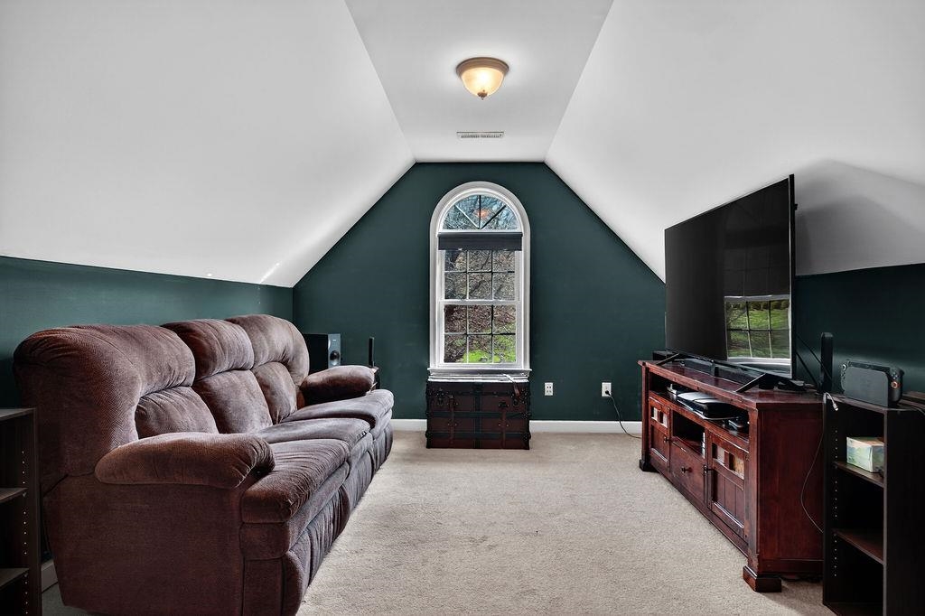 208 CLAYBROOK DR