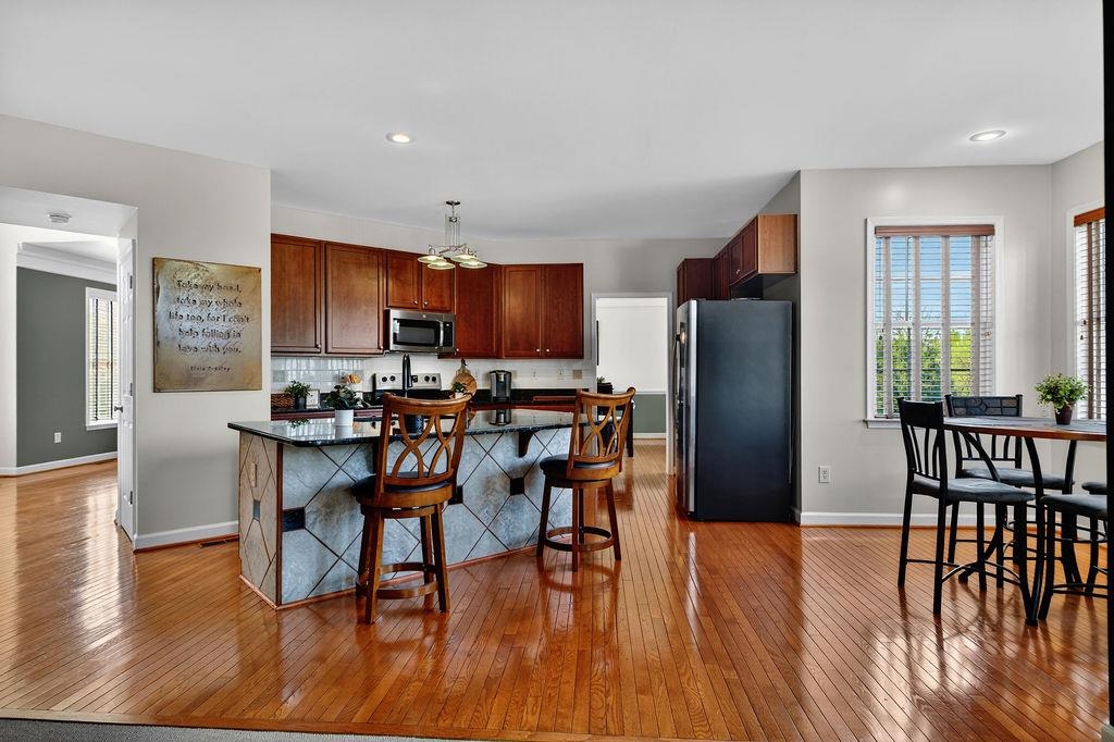 208 CLAYBROOK DR