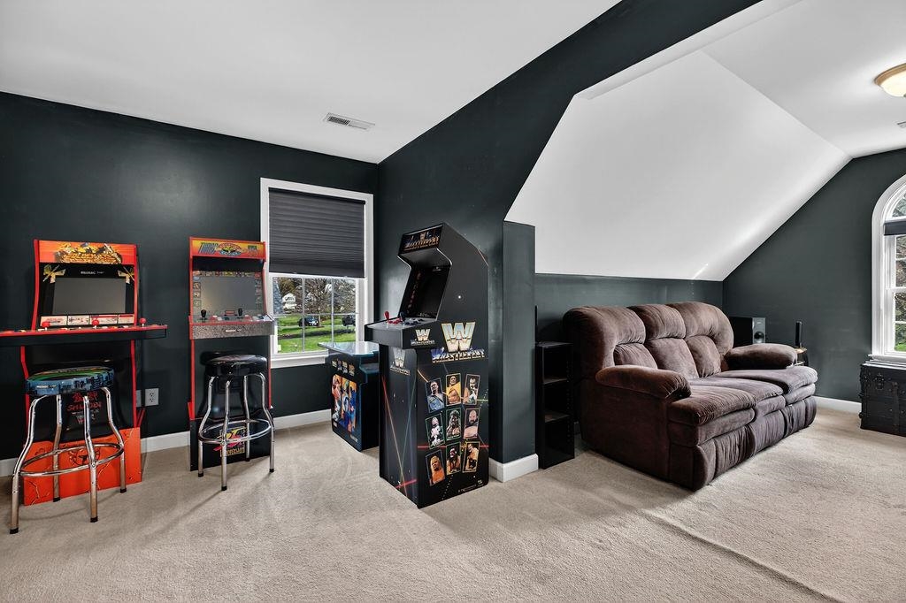 208 CLAYBROOK DR
