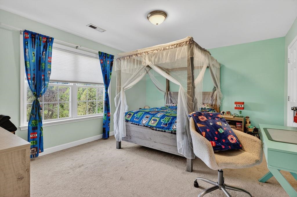 208 CLAYBROOK DR