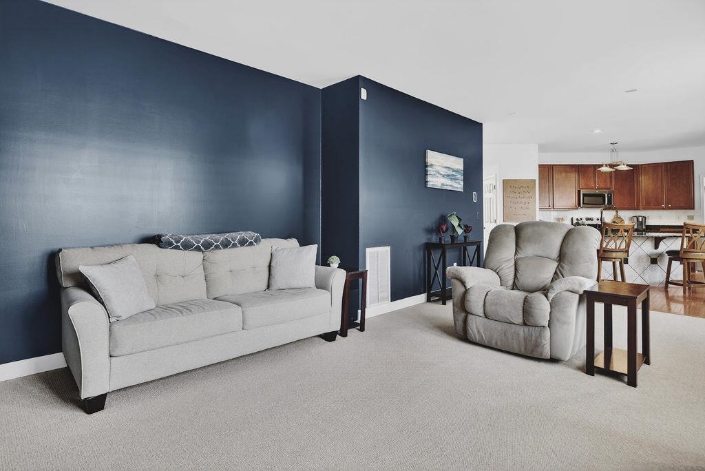 208 CLAYBROOK DR