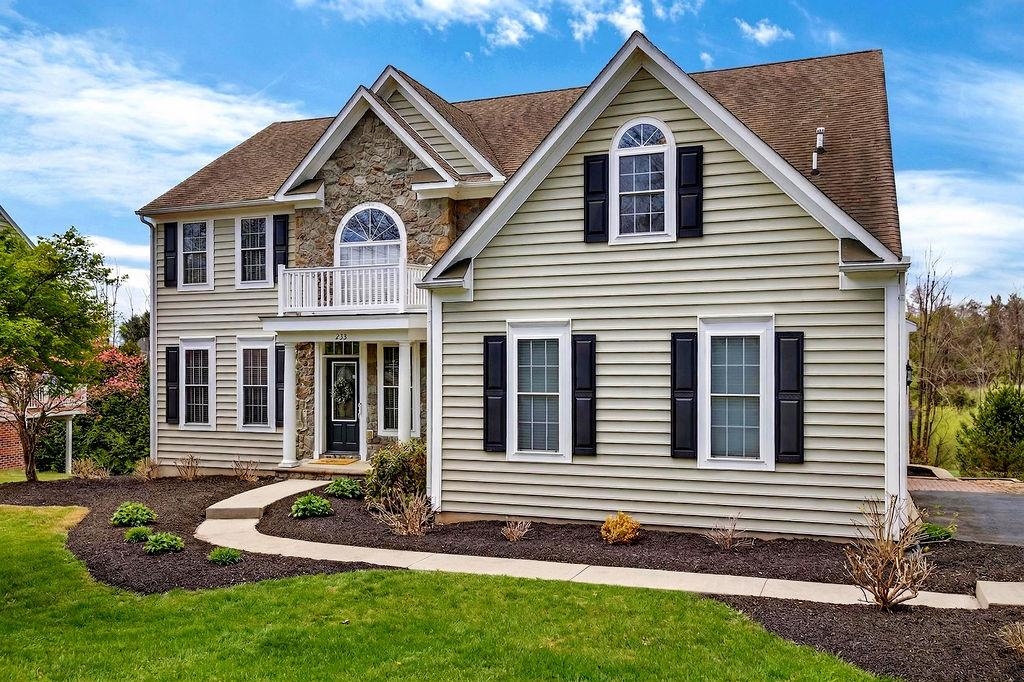 208 CLAYBROOK DR