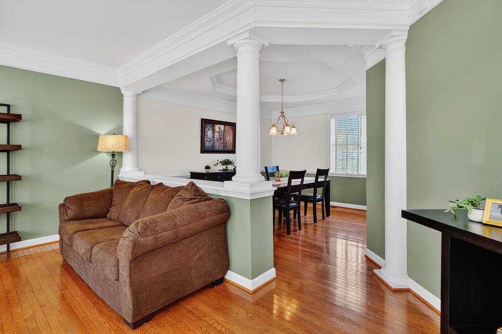 208 CLAYBROOK DR