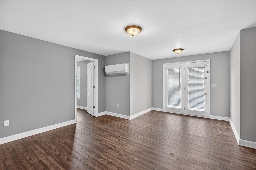 208 CLAYBROOK DR