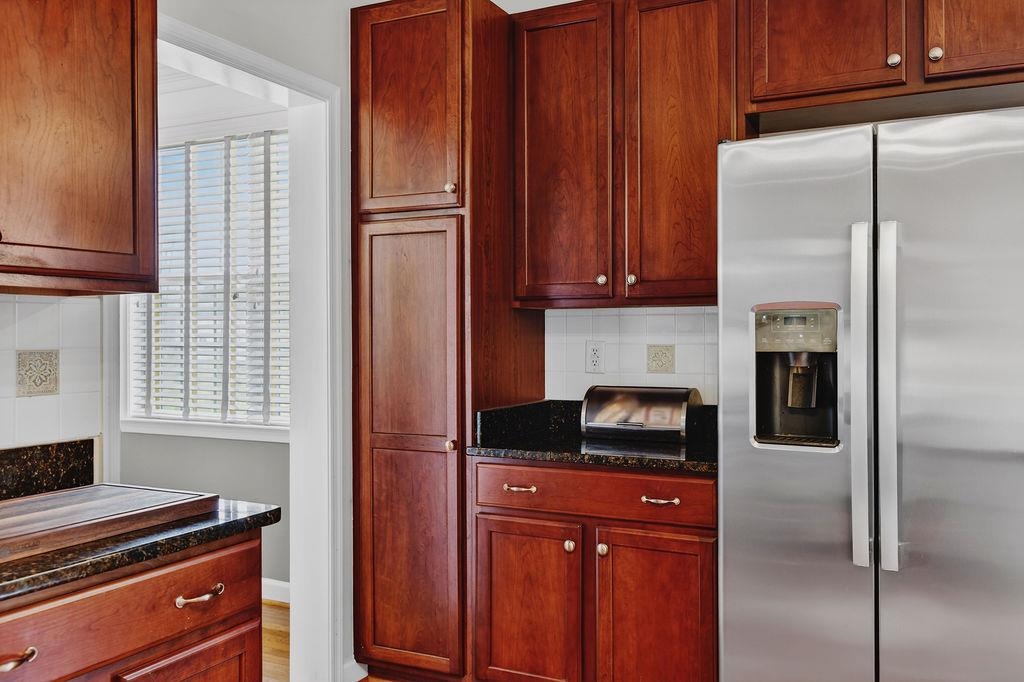 208 CLAYBROOK DR