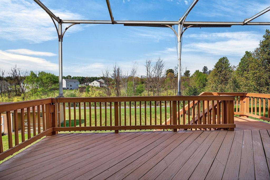 208 CLAYBROOK DR