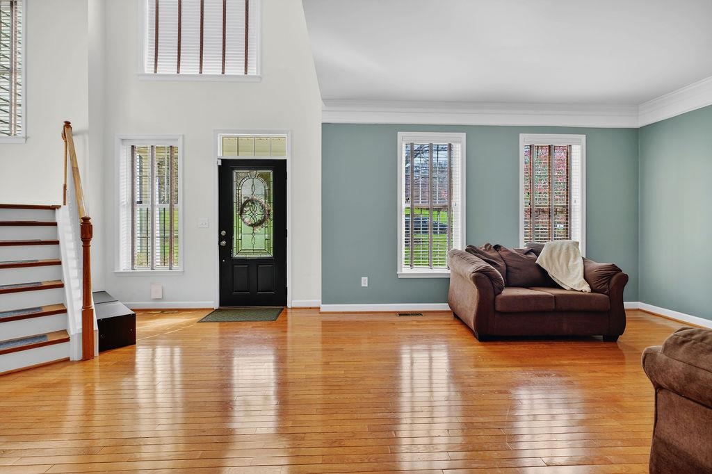 208 CLAYBROOK DR