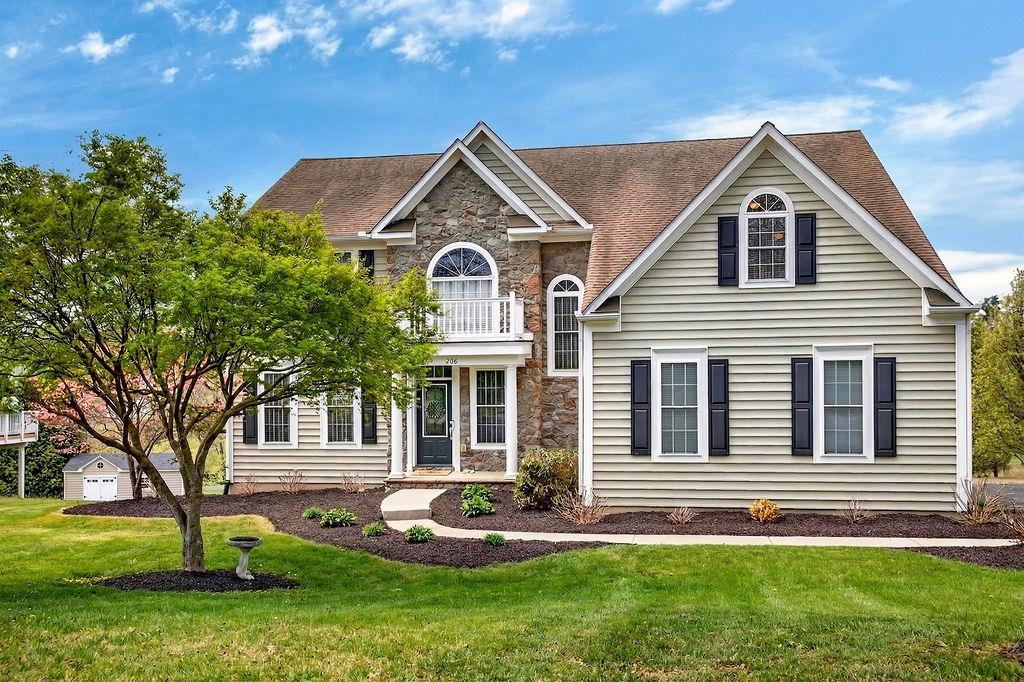 208 CLAYBROOK DR