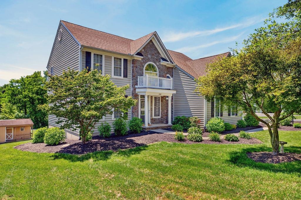 208 CLAYBROOK DR