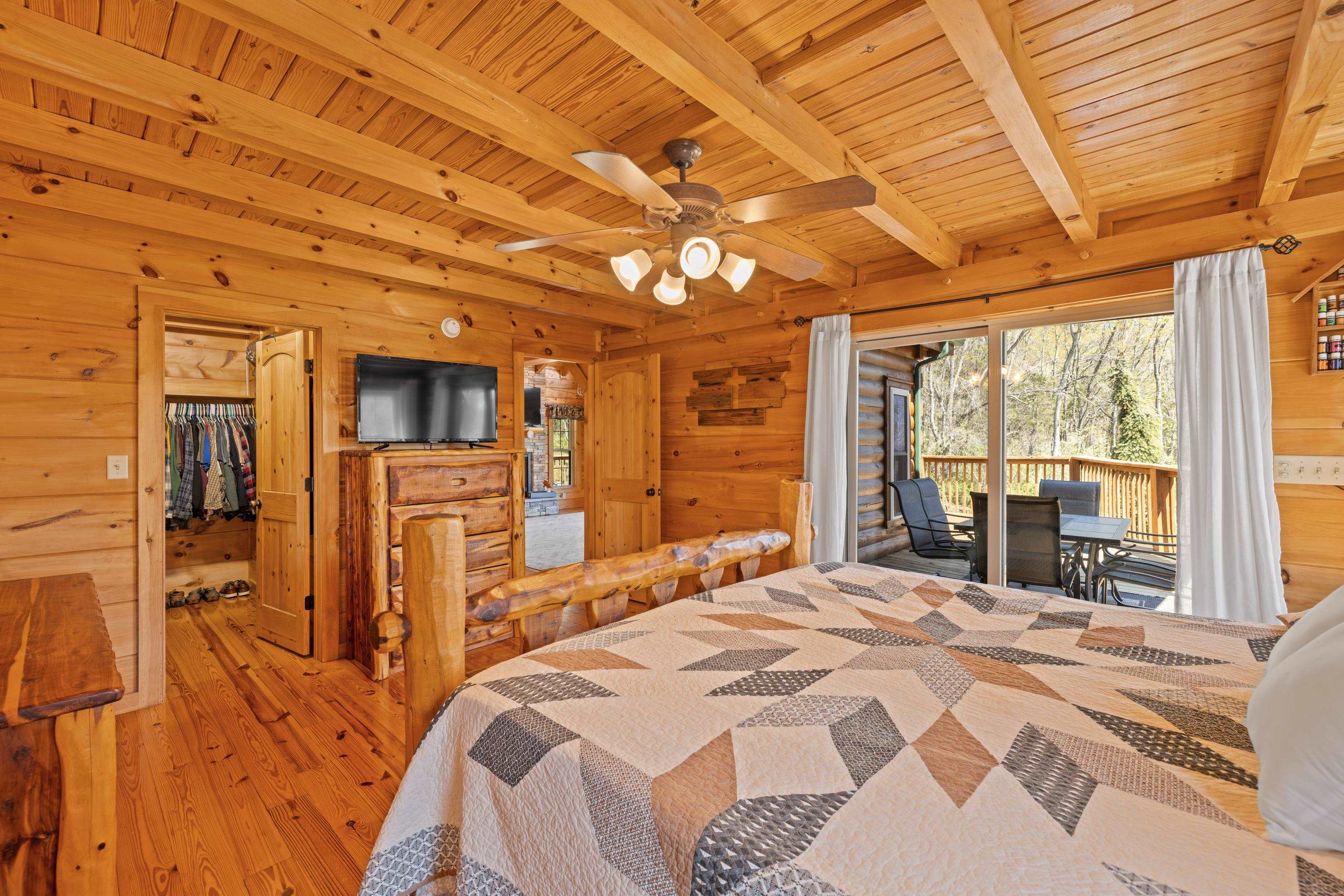 115 SPRING CROSSING LN