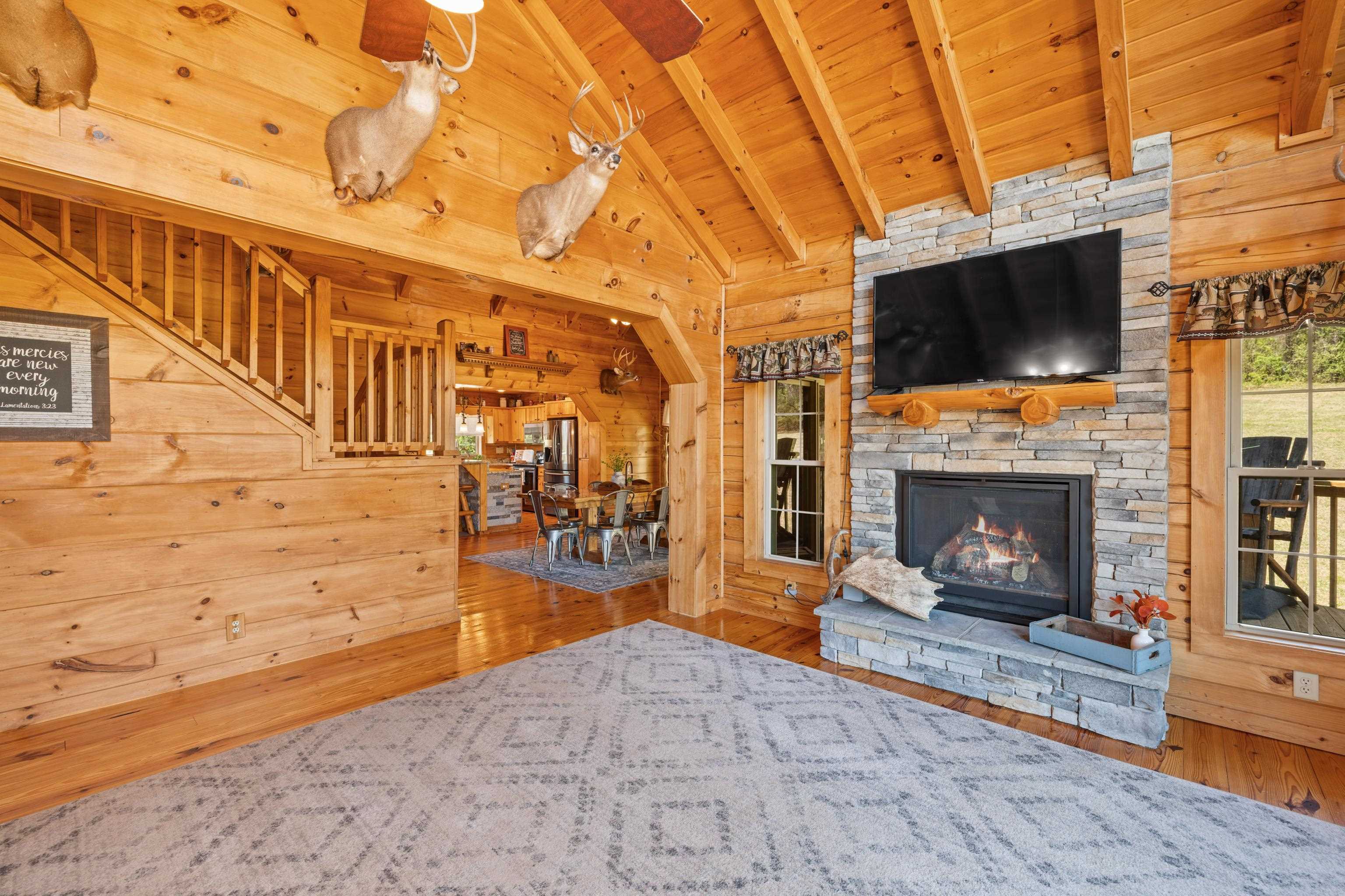 115 SPRING CROSSING LN