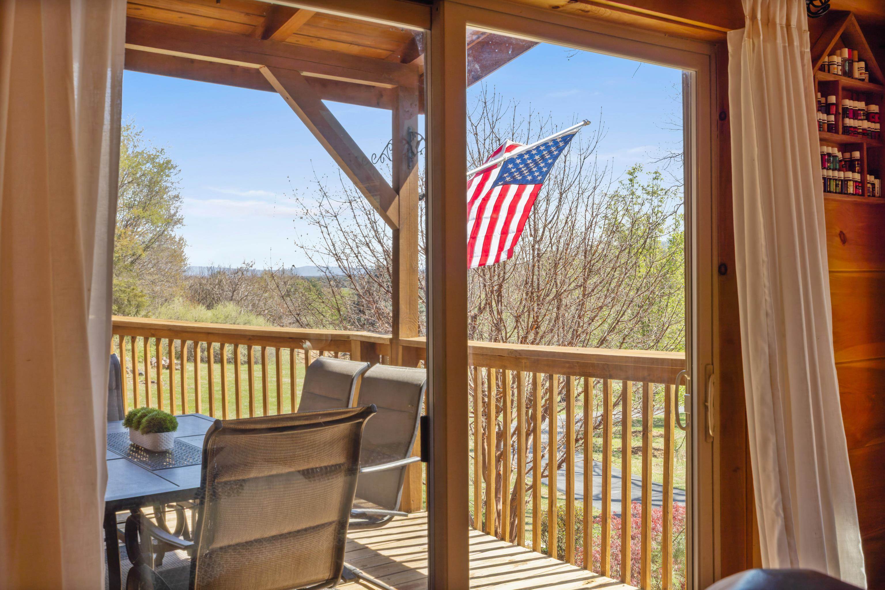 115 SPRING CROSSING LN