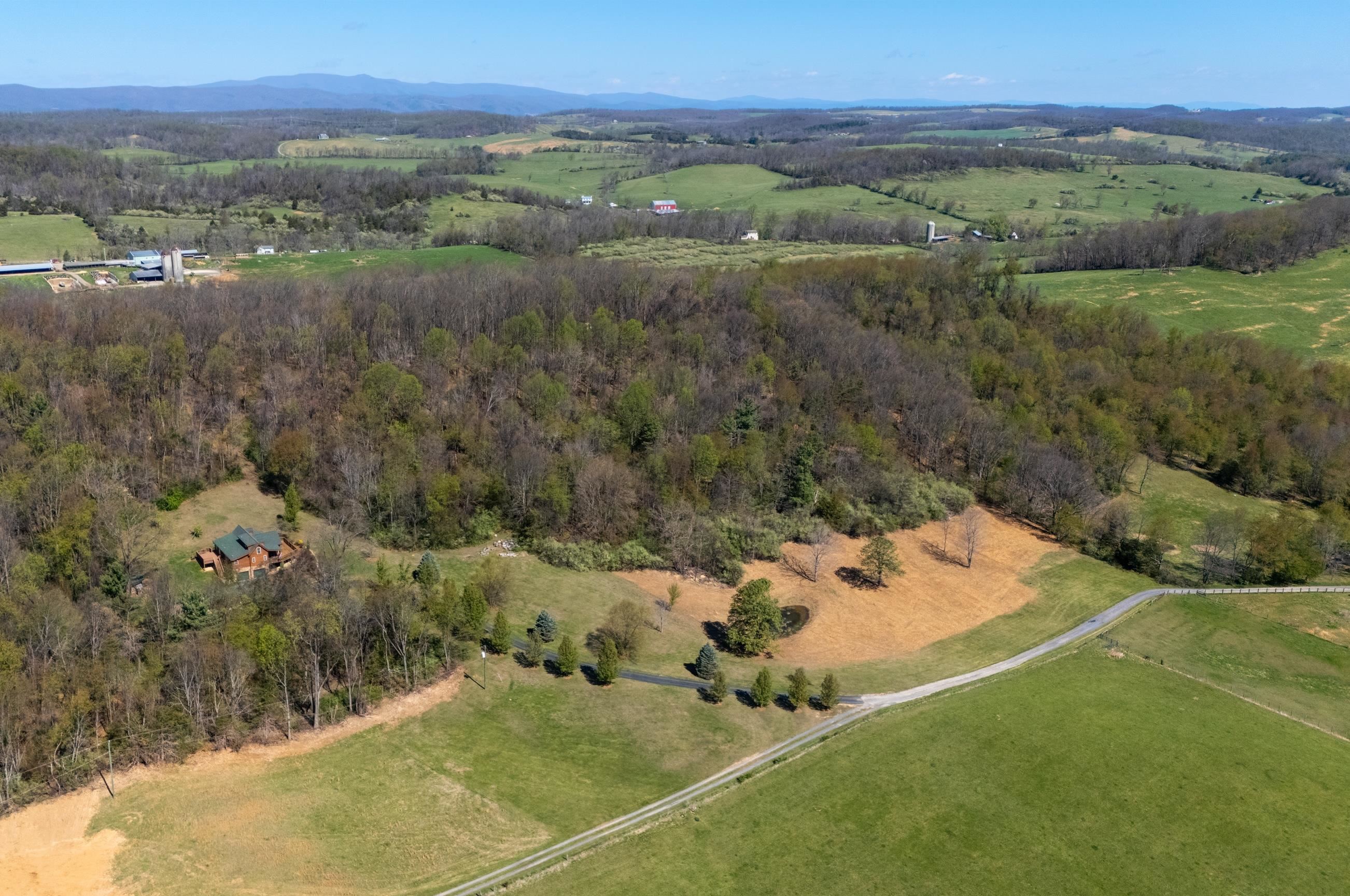 115 SPRING CROSSING LN