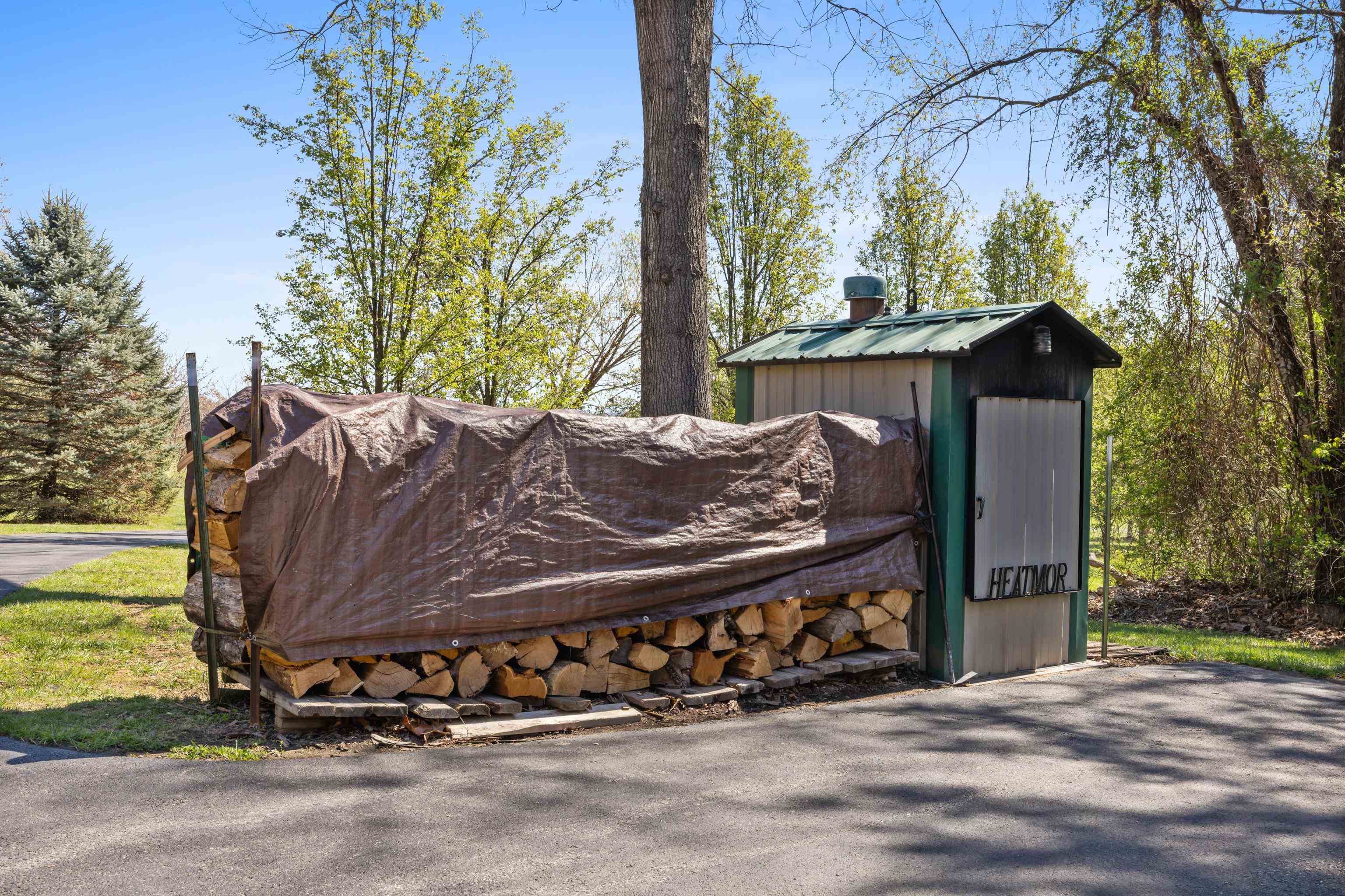 115 SPRING CROSSING LN