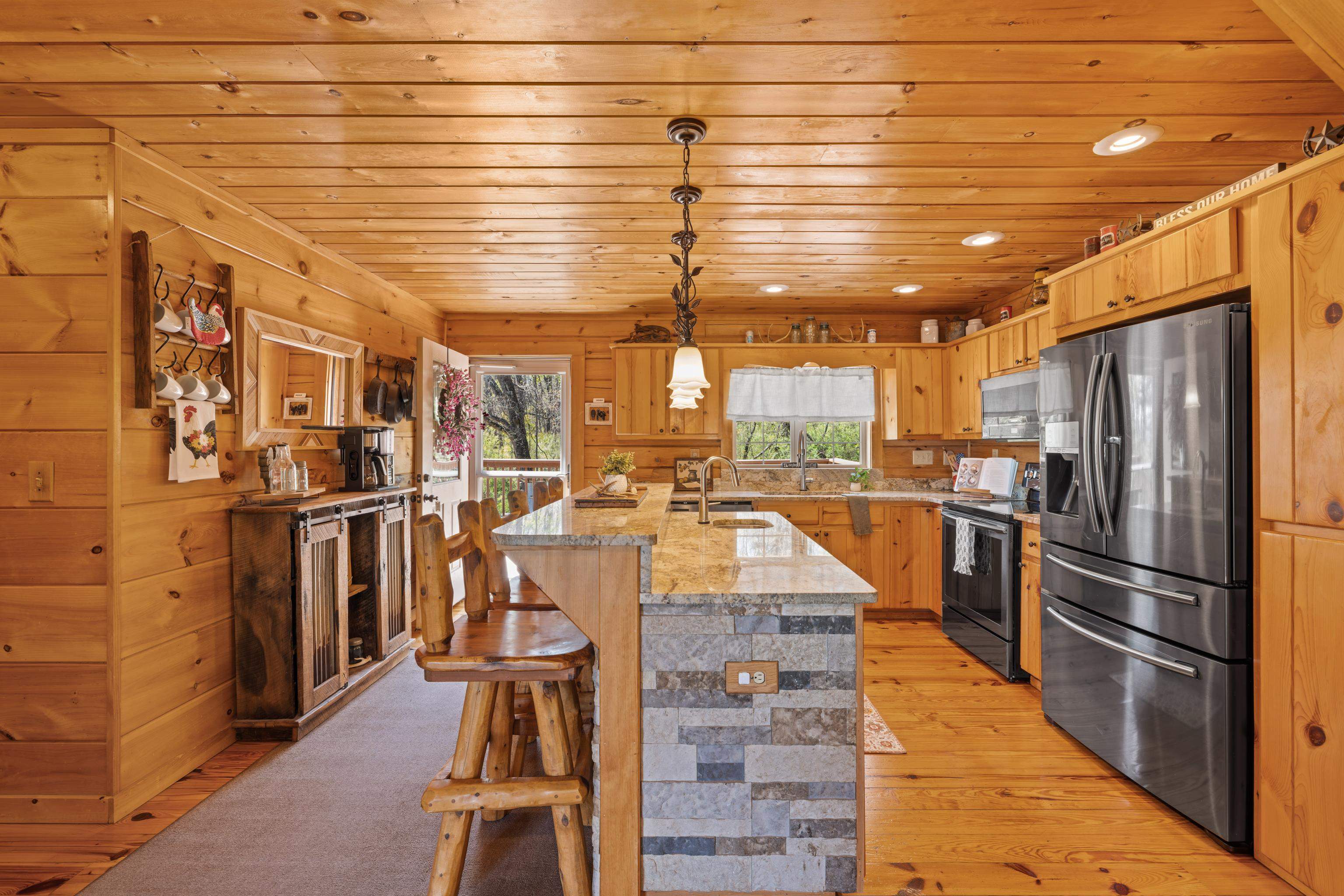 115 SPRING CROSSING LN