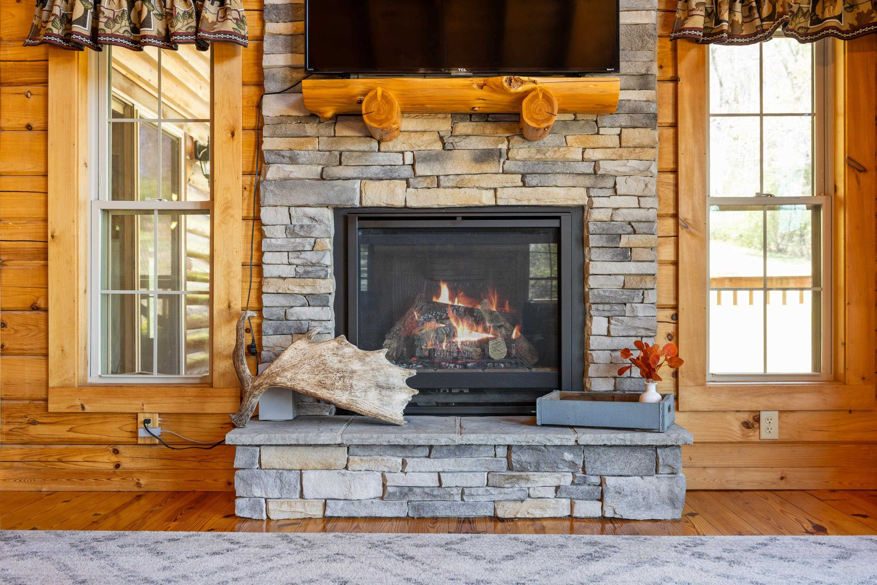 115 SPRING CROSSING LN