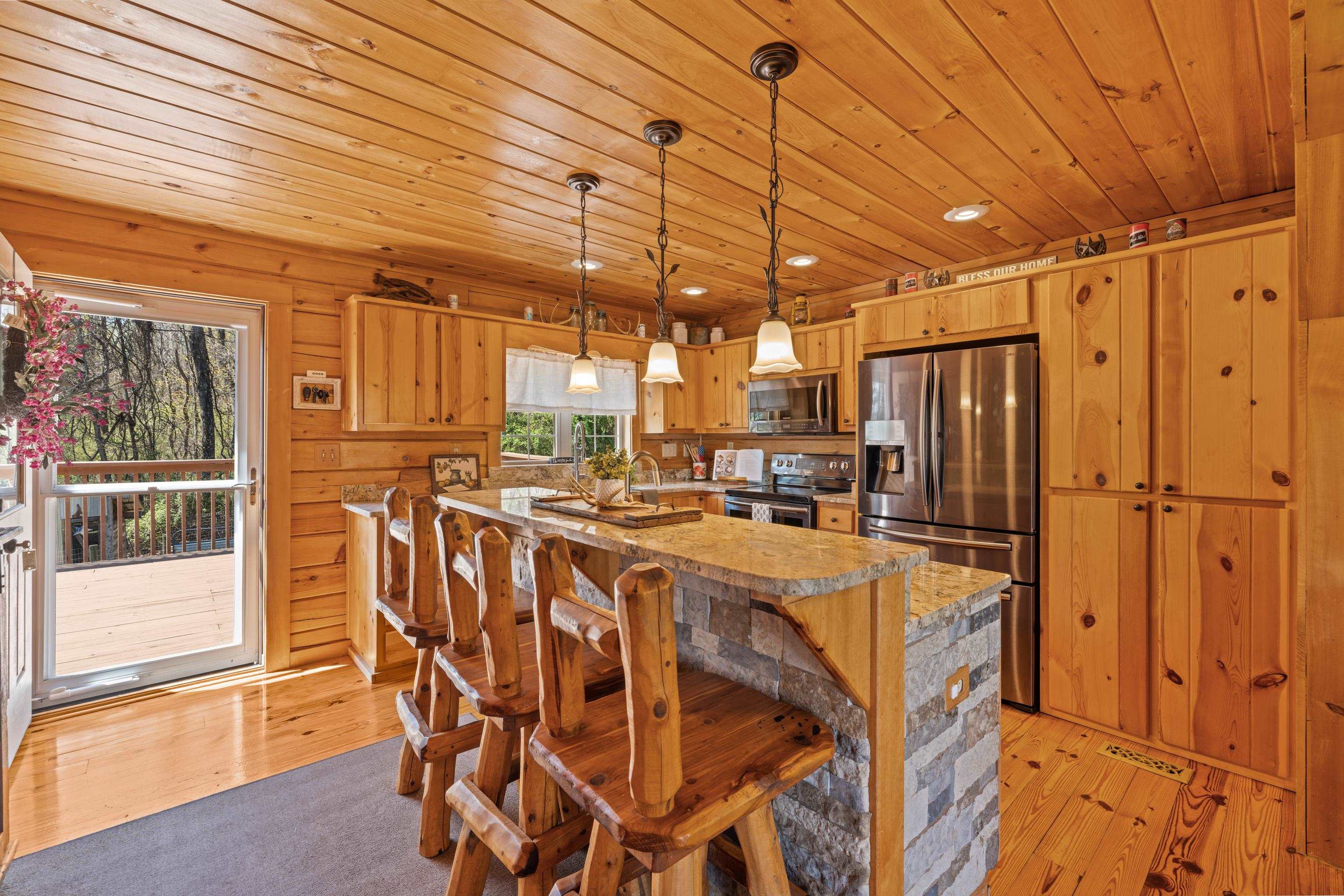 115 SPRING CROSSING LN