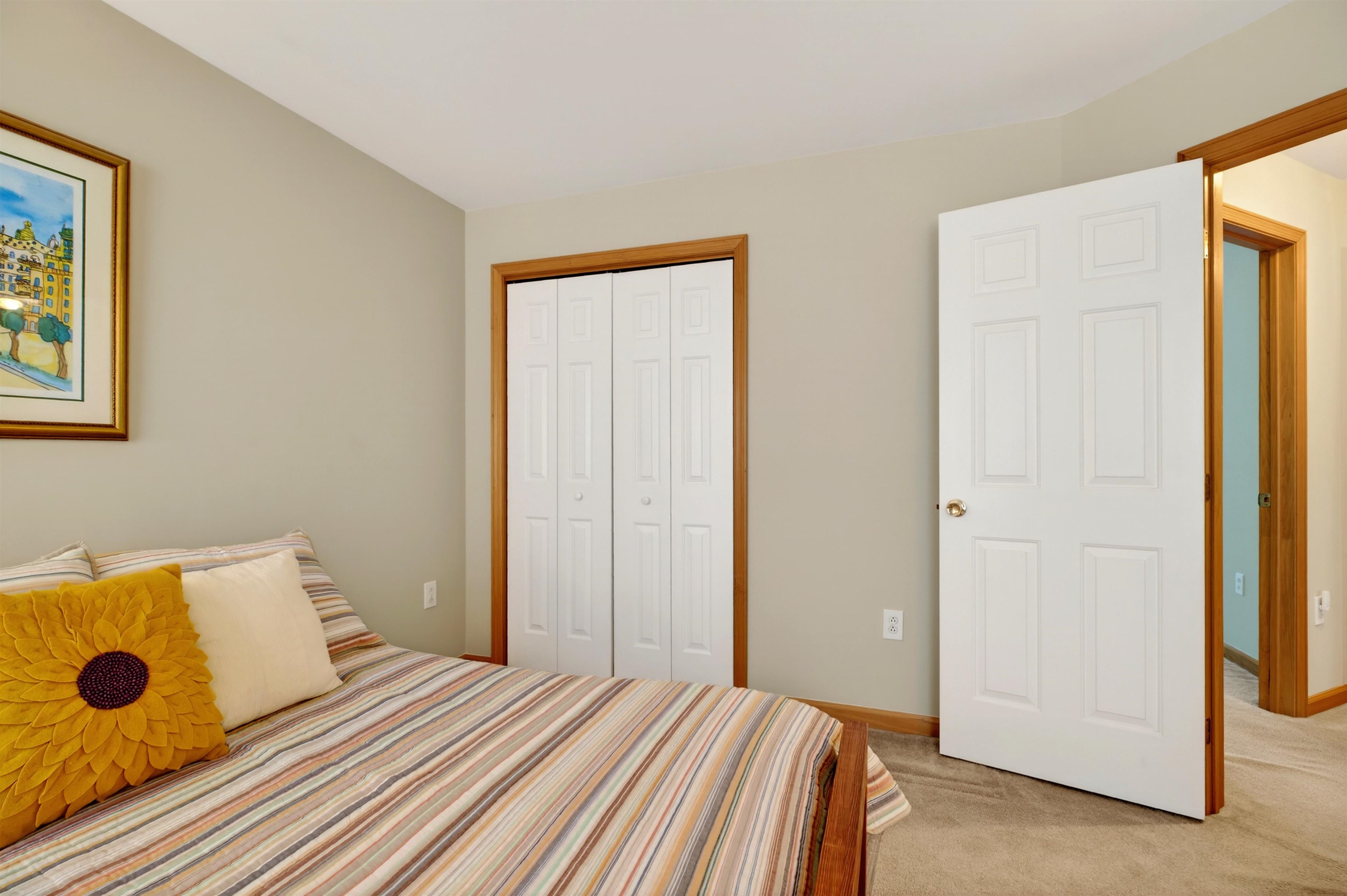 97 LAUREL OAK LN