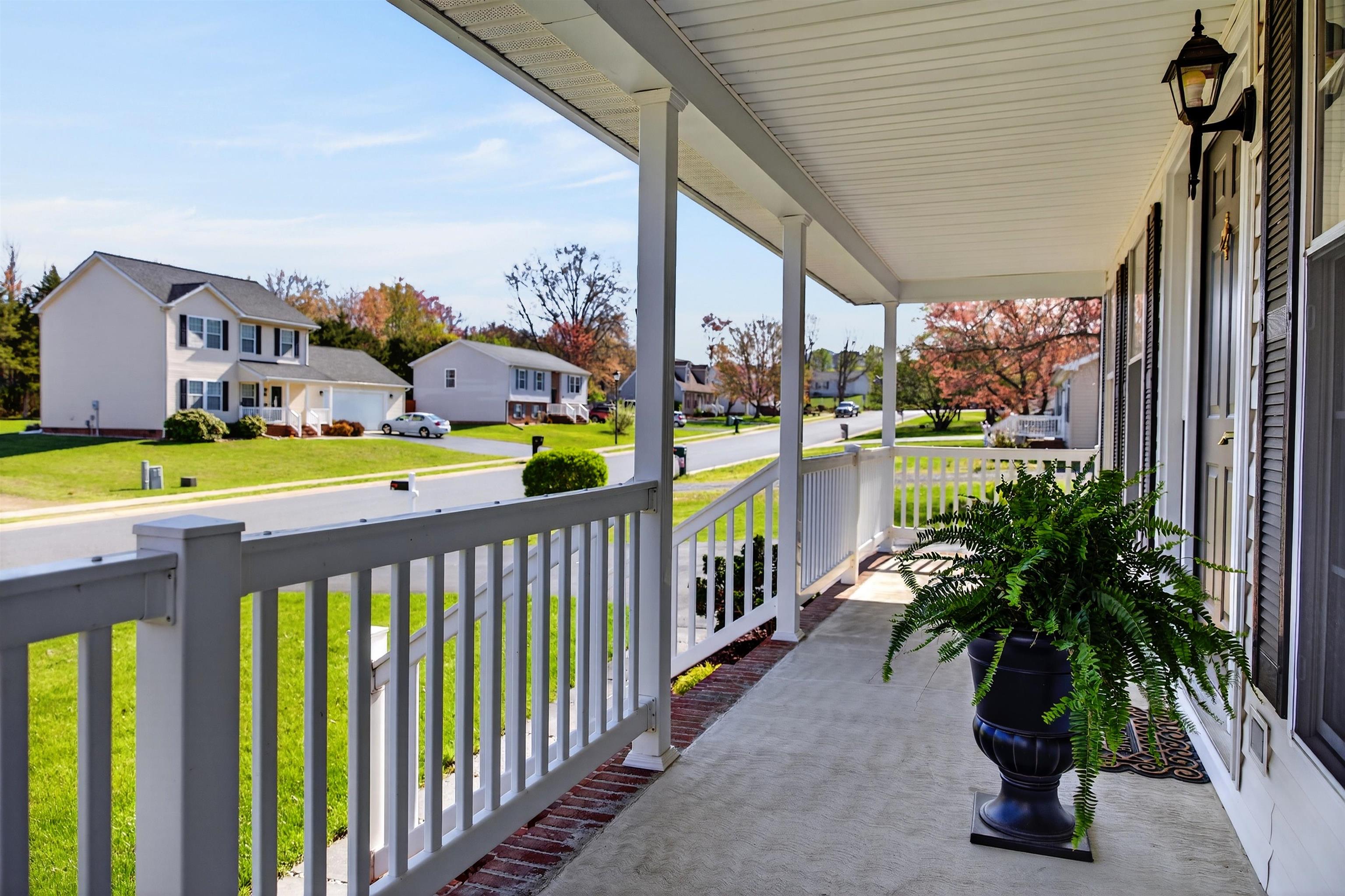 97 LAUREL OAK LN