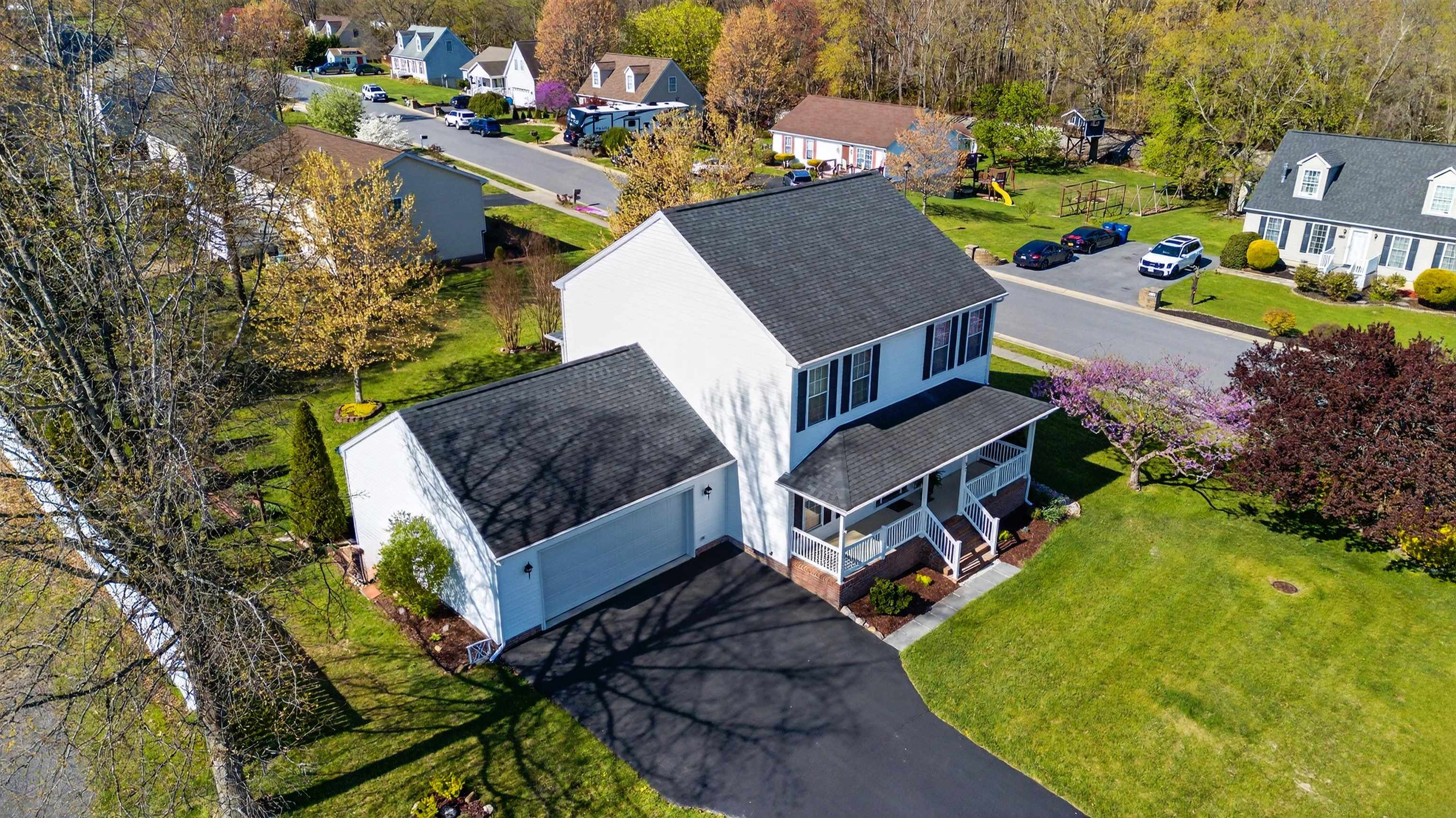 97 LAUREL OAK LN