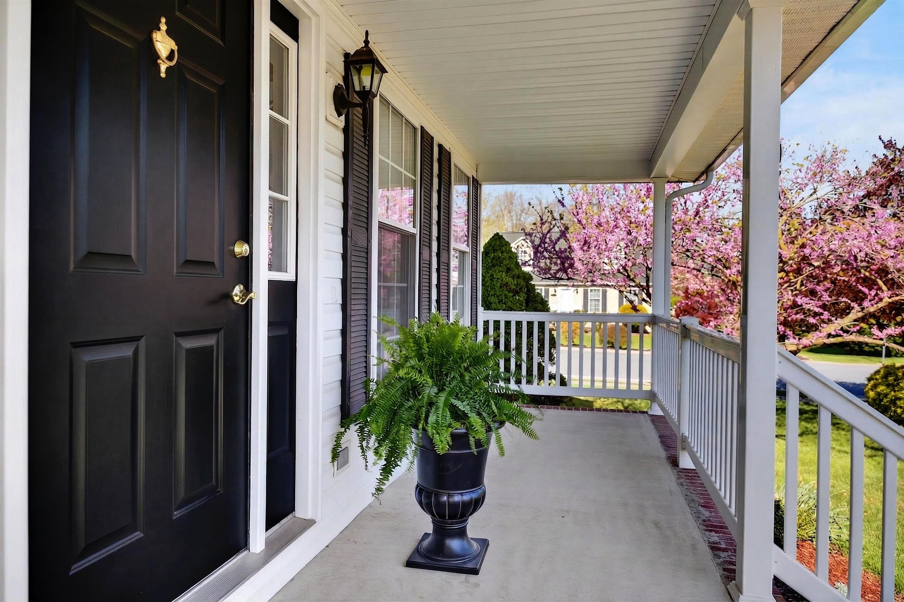 97 LAUREL OAK LN