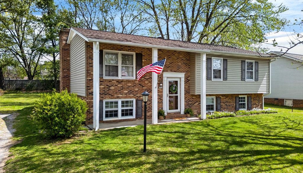 51 BRIARWOOD CIR