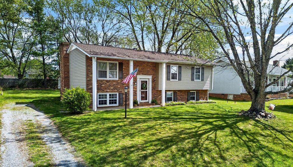 51 BRIARWOOD CIR
