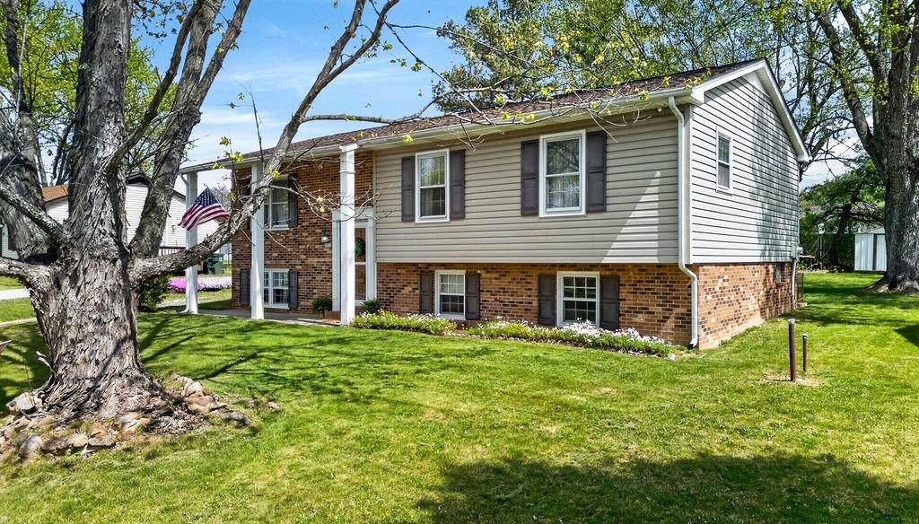 51 BRIARWOOD CIR