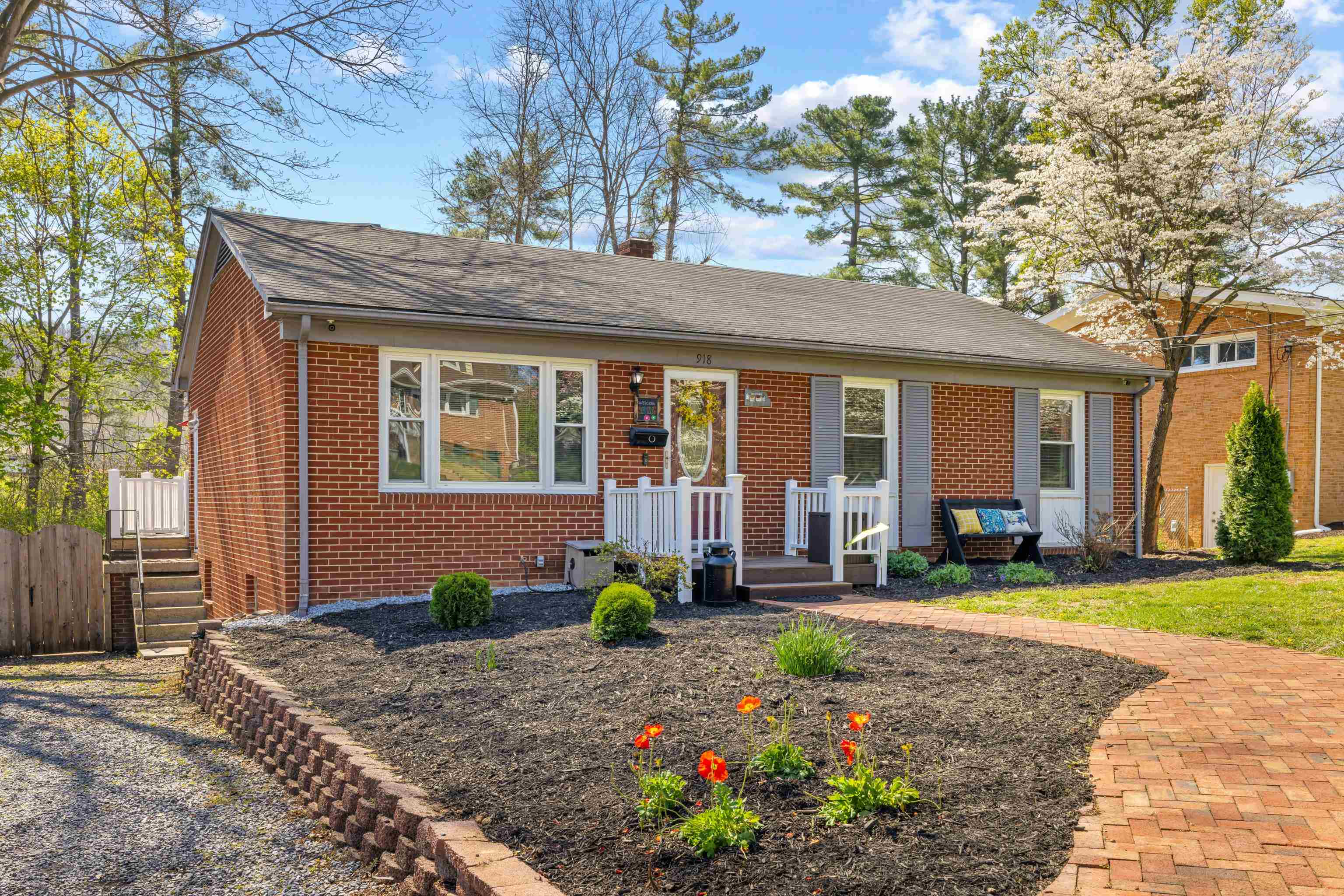 918 WASHINGTON AVE