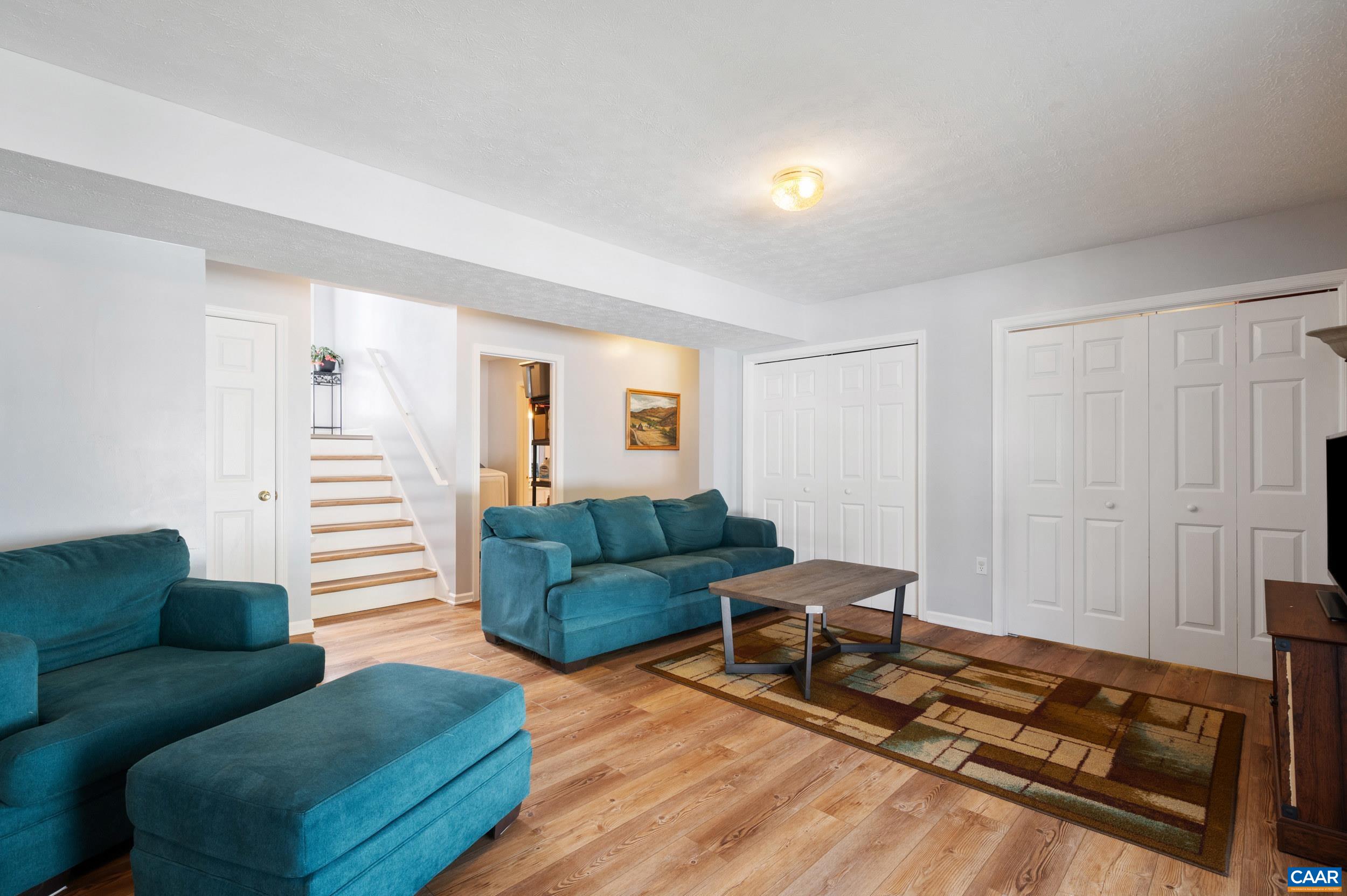 225 MAYFIELD LN