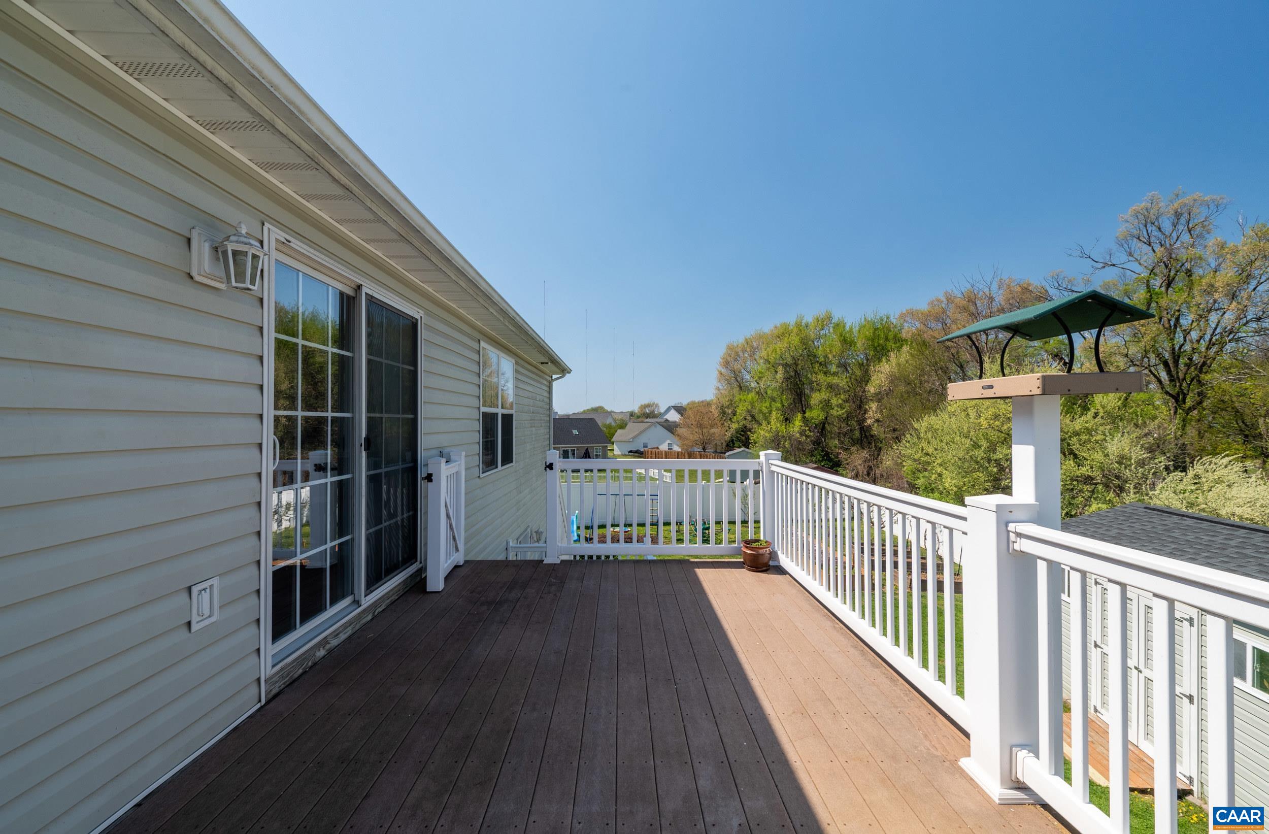 225 MAYFIELD LN