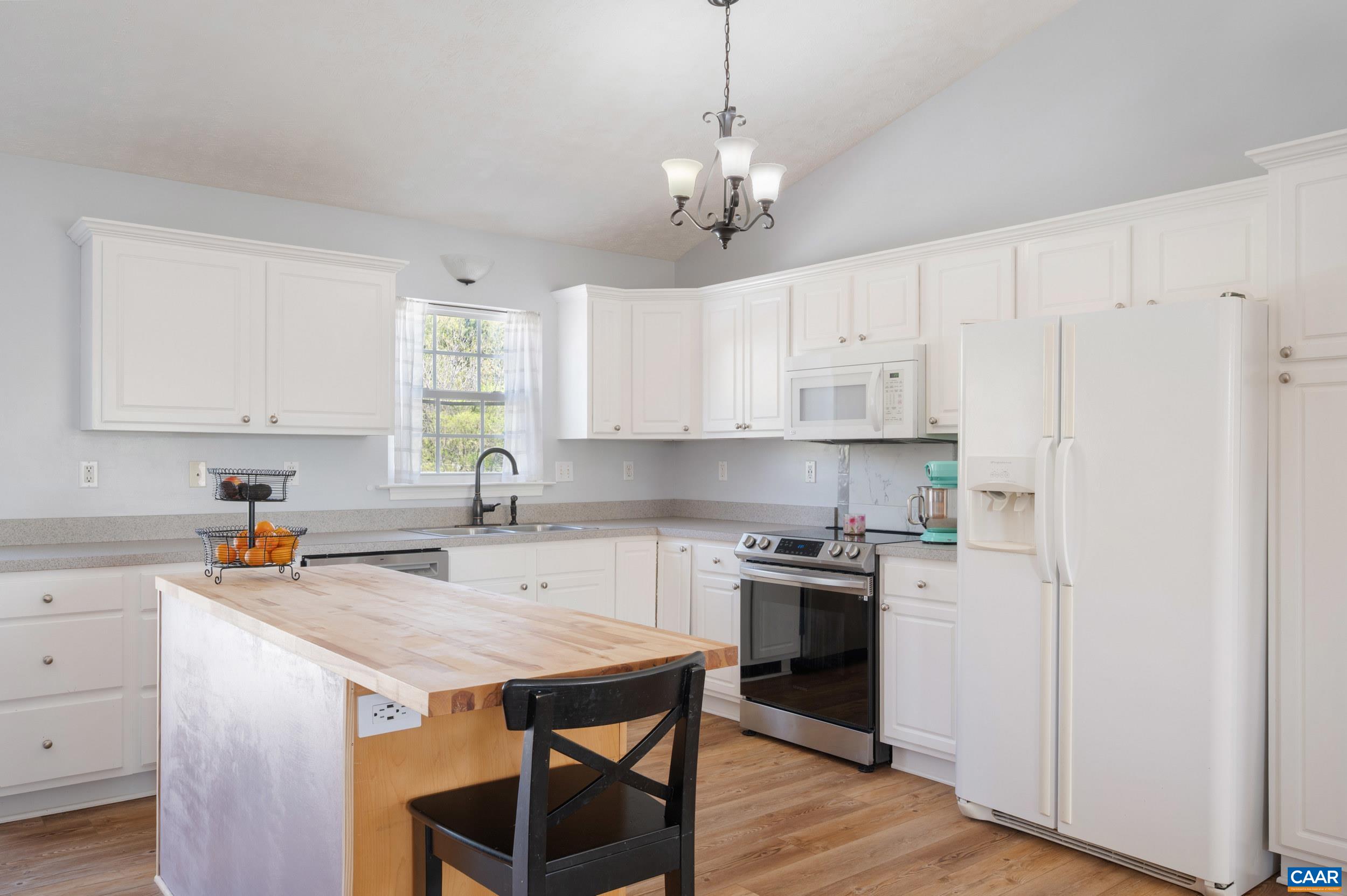 225 MAYFIELD LN